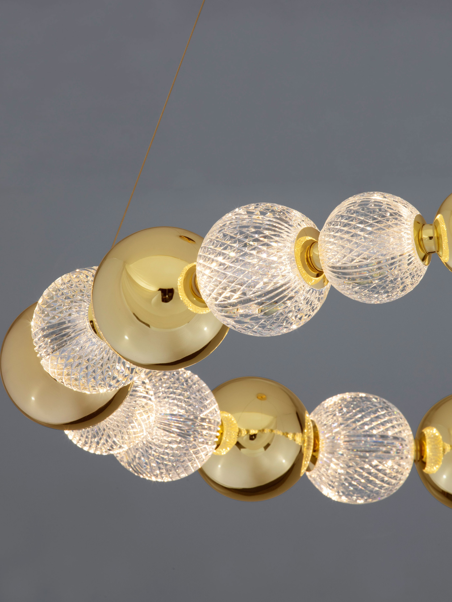 BRILLE | H 120 D 94 cm | 52 W | 3000 K | 3476 lm | IP20 | Gold | Aluminum/Acrylic