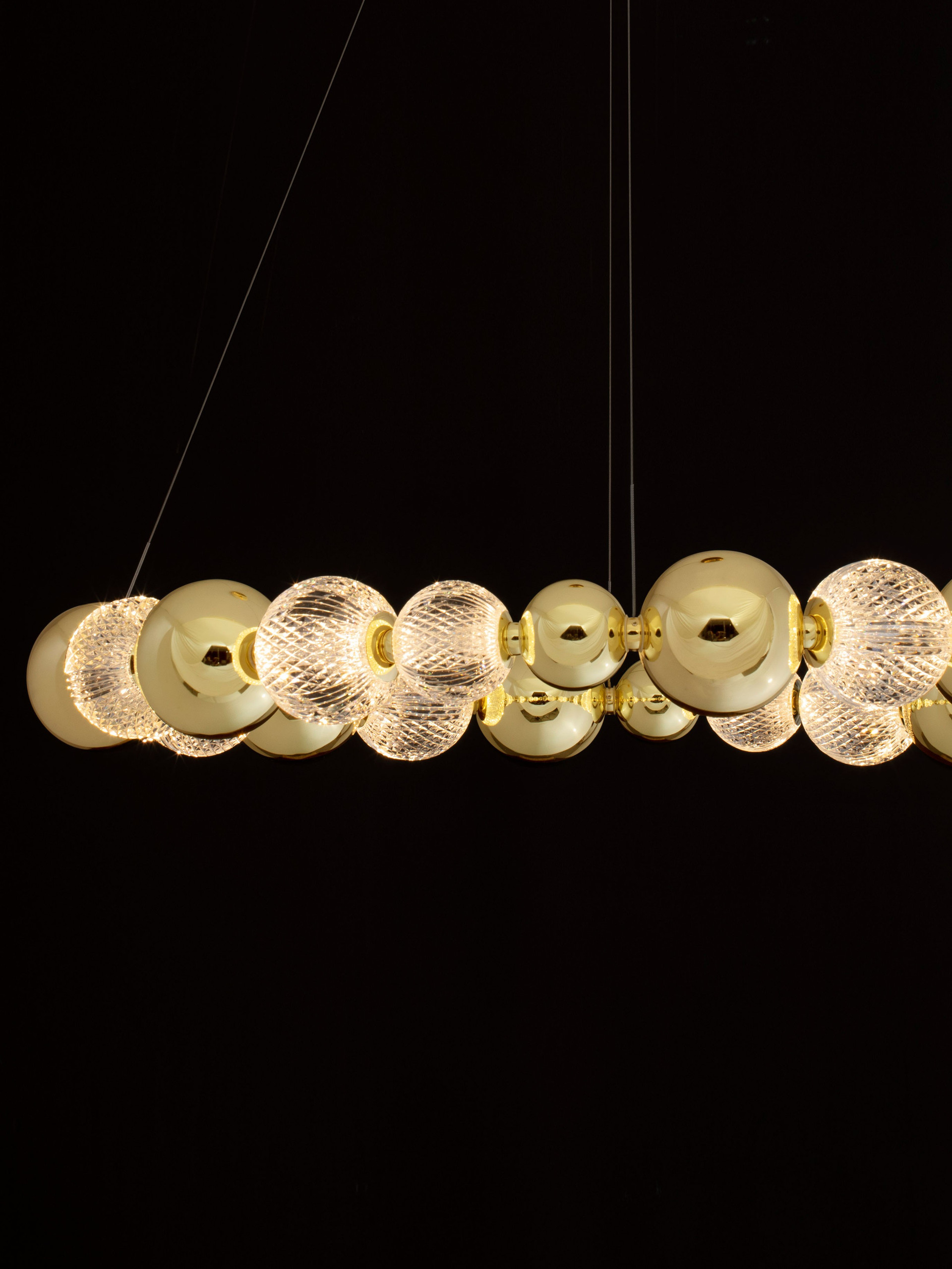 BRILLE | H 120 D 94 cm | 52 W | 3000 K | 3476 lm | IP20 | Gold | Aluminum/Acrylic