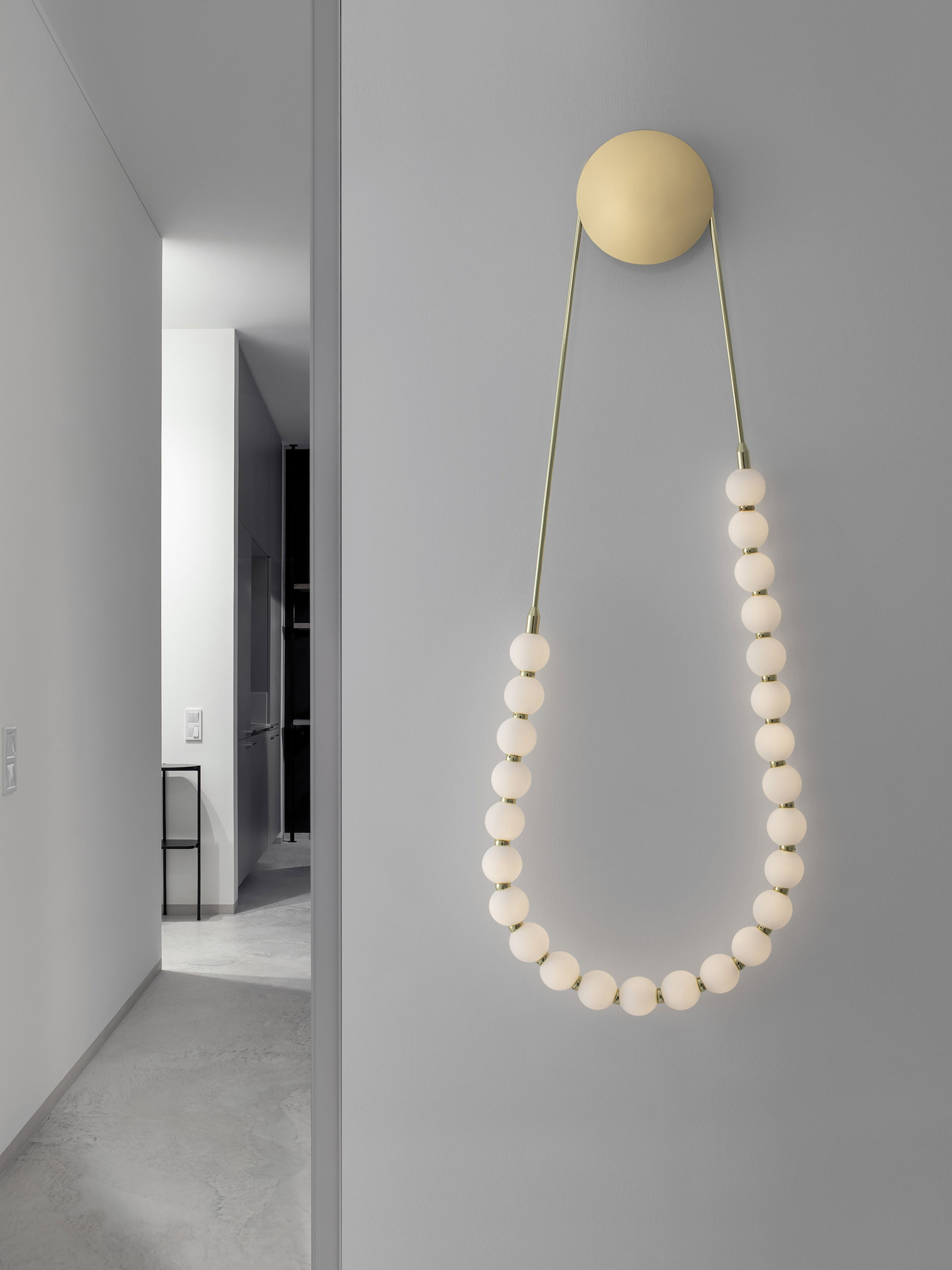 PERLA | L 50 W 5.2 H 132 cm | 56 W | 3000 K | 4734 lm | IP20 | White/Gold | Glass/Metal