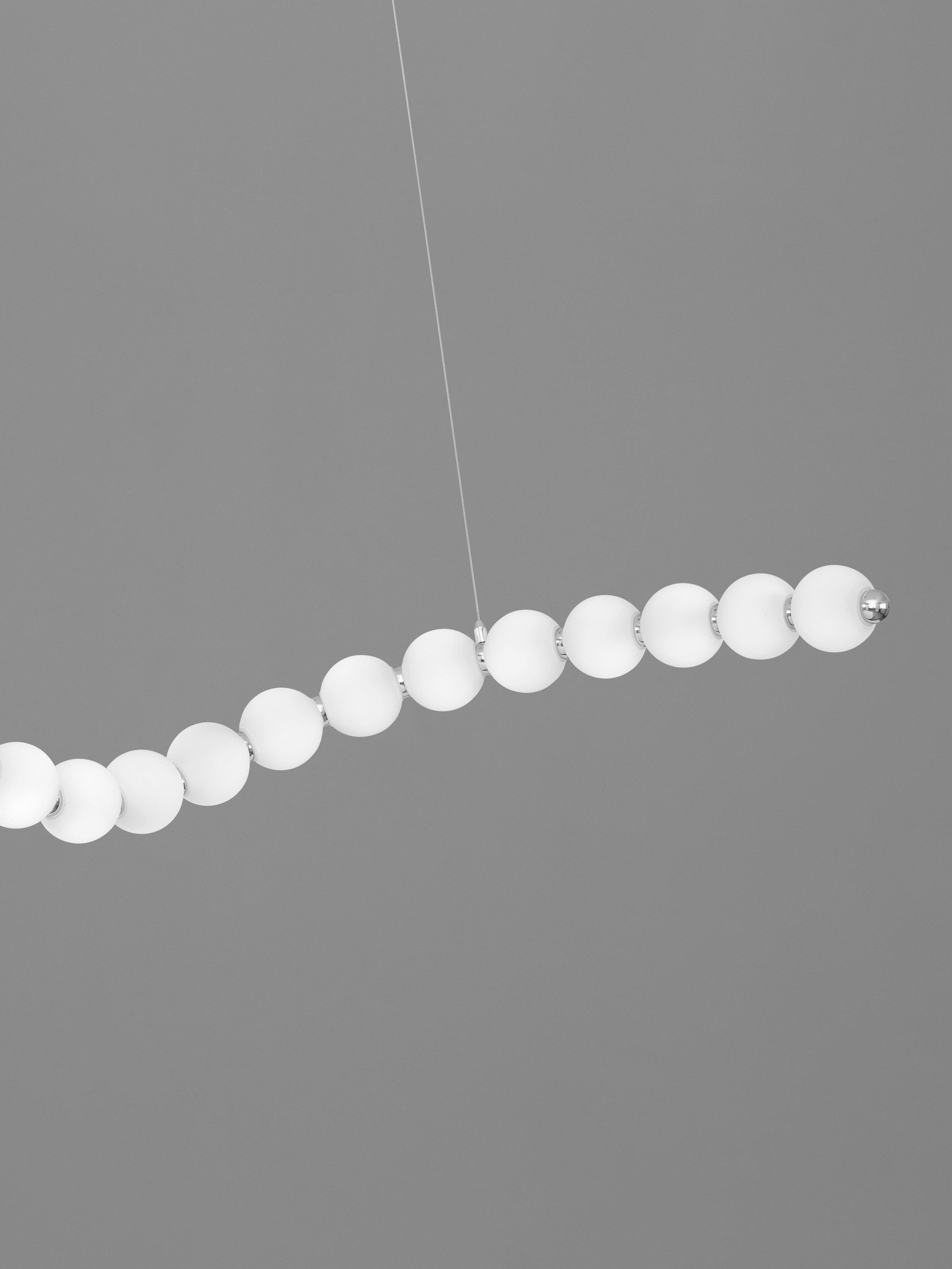 PERLA | L 187 W 56 H 200 cm | 98 W | 3000 K | 5563 lm | IP20 | Weiß/Chrom | Glas/Metall