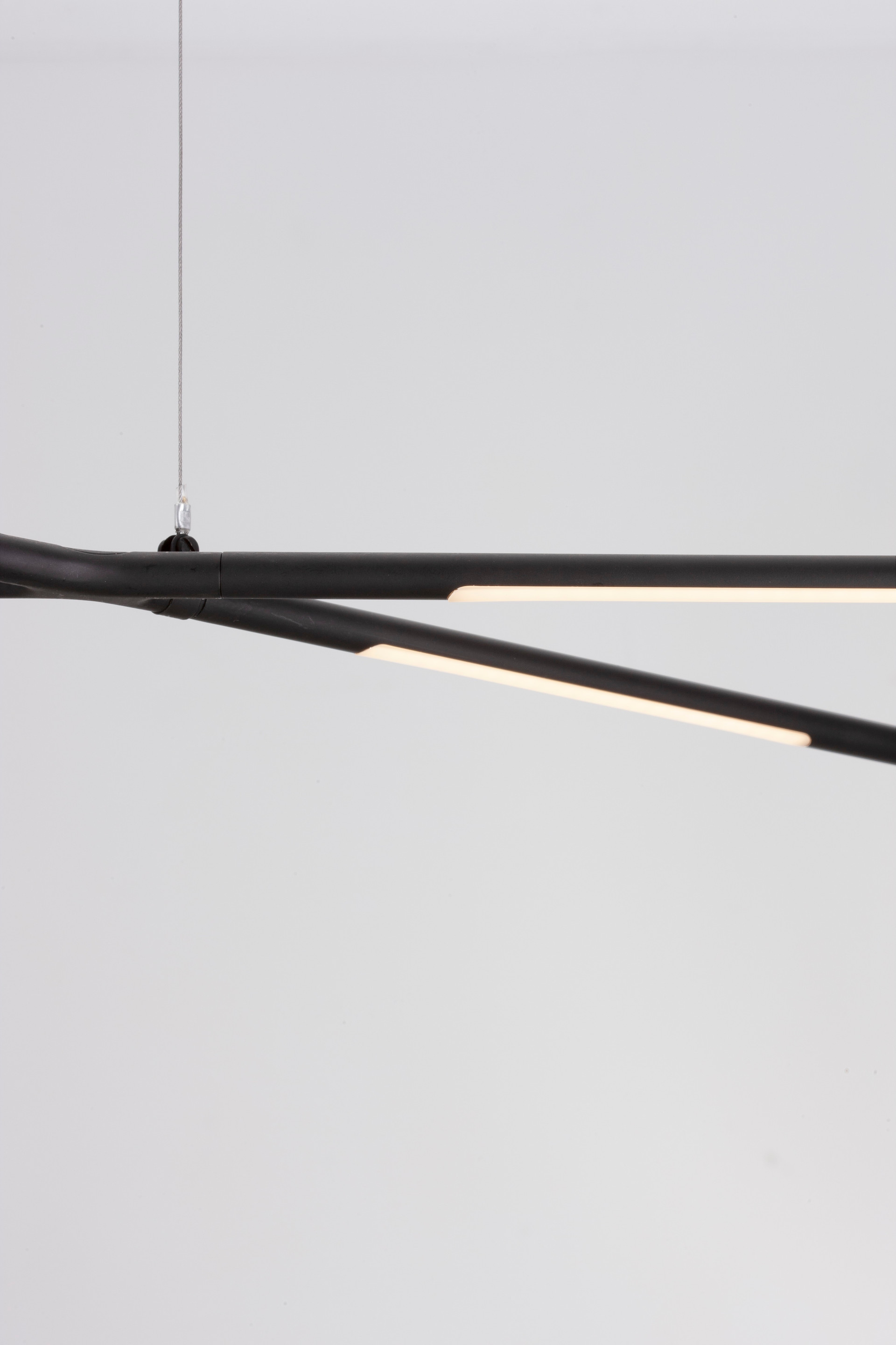 RACCIO | L 115 W 53 H 200 cm | 27 W | 3000 K | 1308 lm | IP20 | Black | Metal/Acrylic