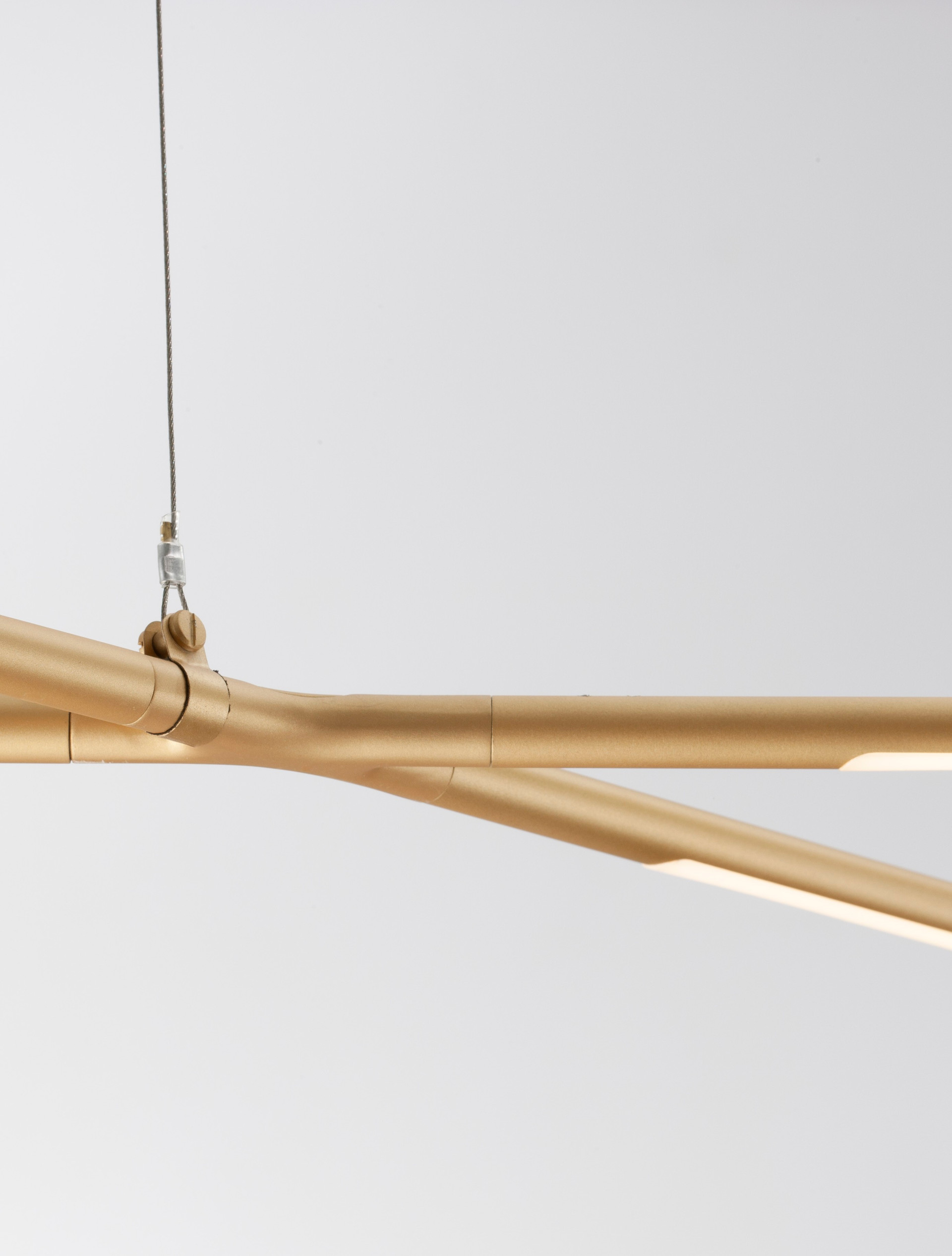 RACCIO | L 115 W 53 H 200 cm | 27 W | 3000 K | 1308 lm | IP20 | Brass Gold | Metal/Acrylic