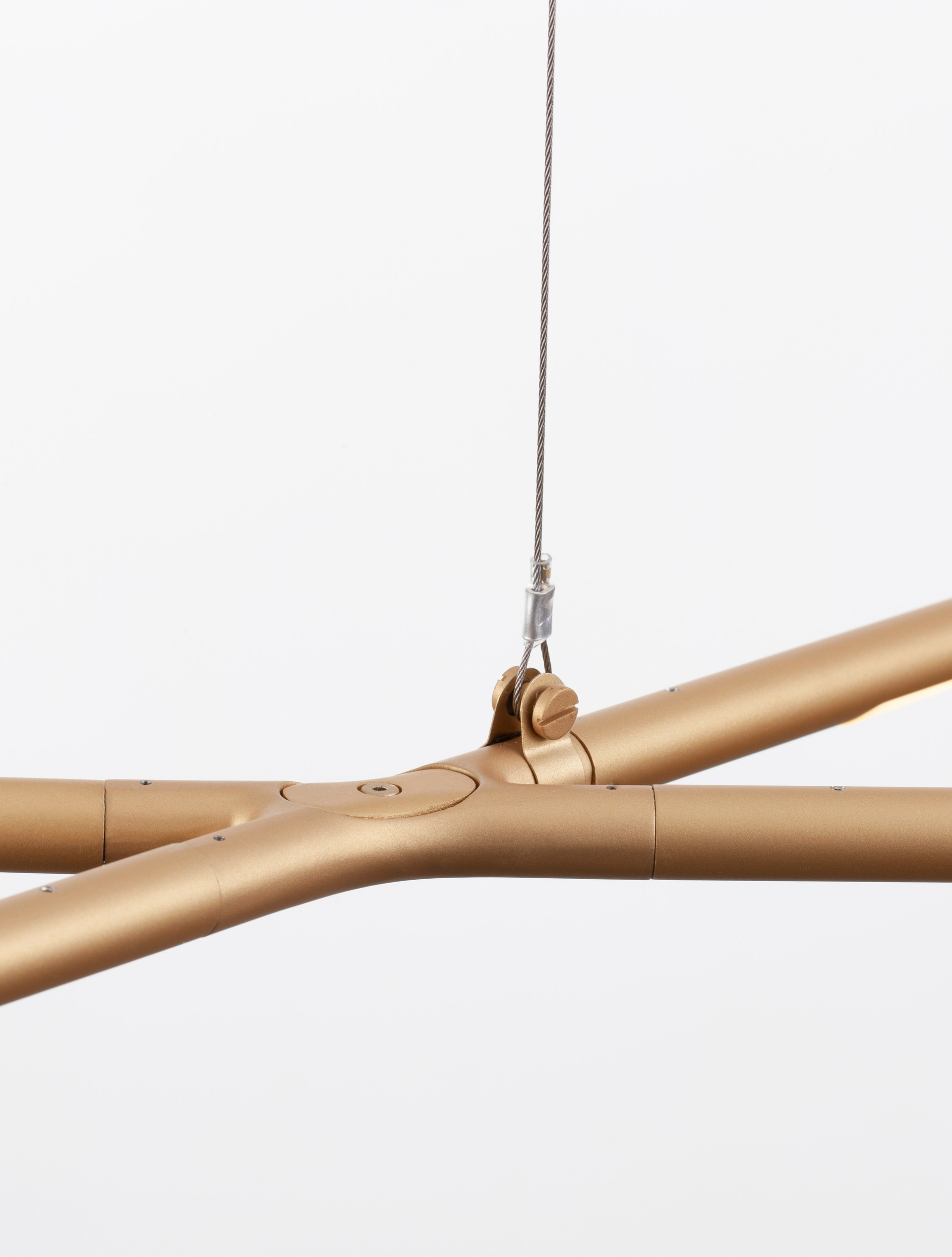 RACCIO | L 115 W 53 H 200 cm | 27 W | 3000 K | 1308 lm | IP20 | Brass Gold | Metal/Acrylic