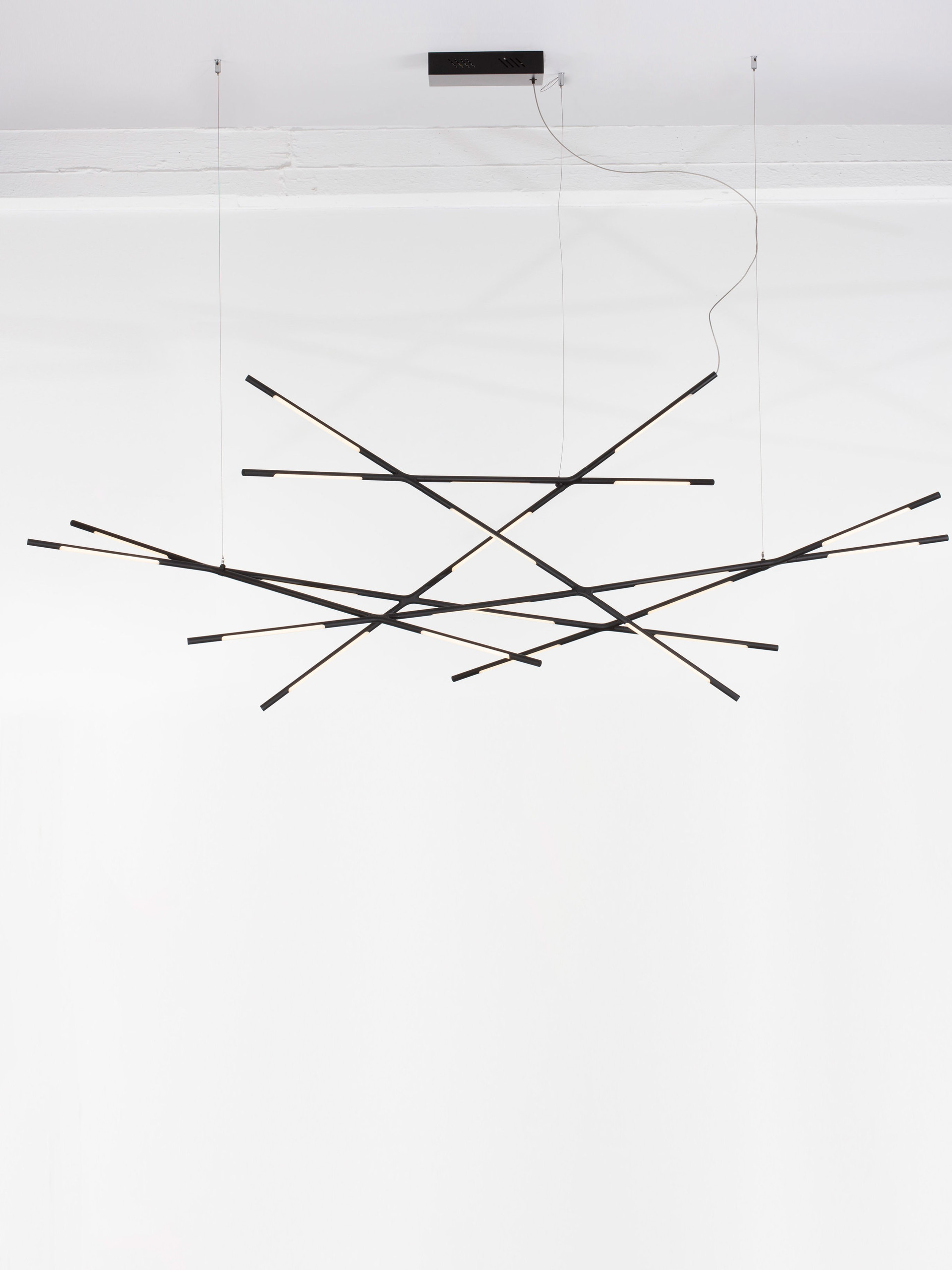 RACCIO | L 180.5 W 75 H 200 cm | 109 W | 3000 K | 6868 lm | IP20 | Black | Metal/Acrylic