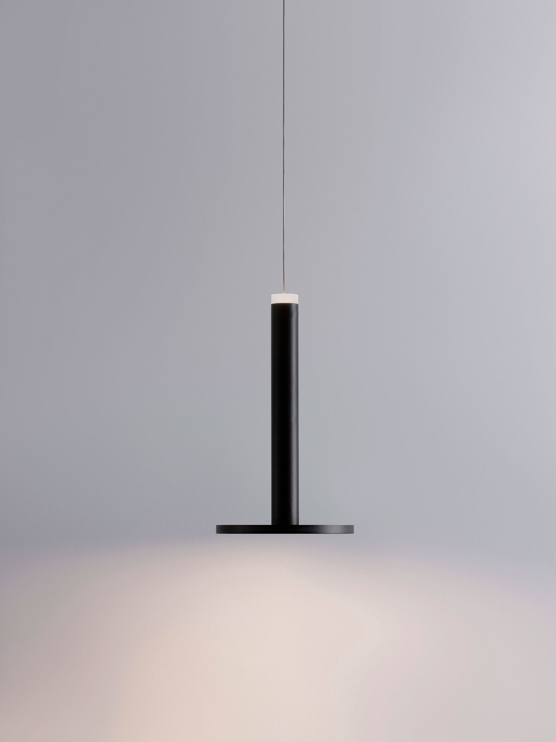 PALENCIA | H 200 D 15 cm | 10 W | 3000 K | 517 lm | IP20 | Black | Aluminum/Acrylic
