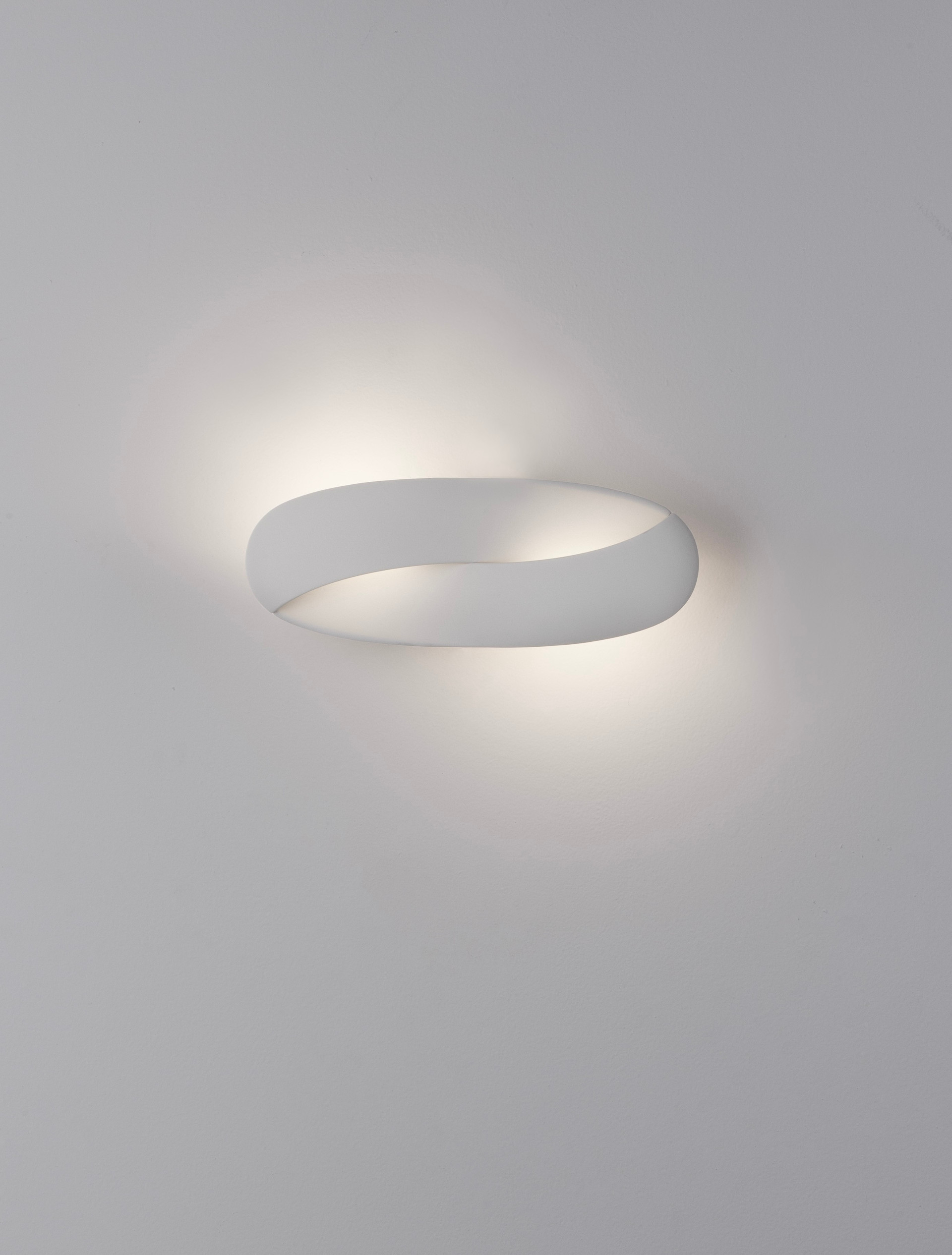 INFINITY | L 28.2 W 9 H 11 cm | 6 W | 3000 K | 535 lm | IP20 | White | Metal