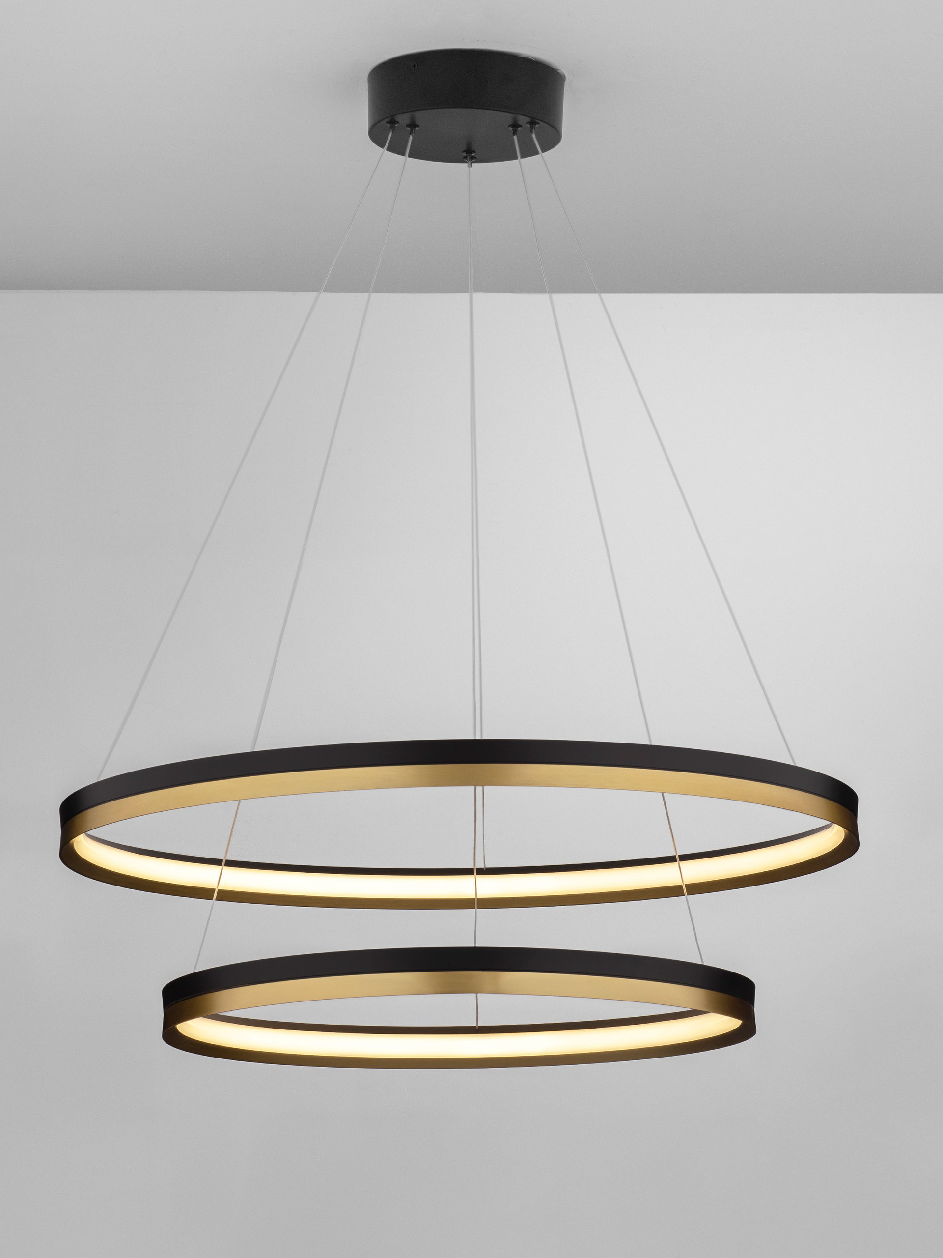CANTRIA | H 150 D 80 cm | 98 W | 3000 K | 7643 lm | IP20 | Black/Gold | Metal/Acrylic