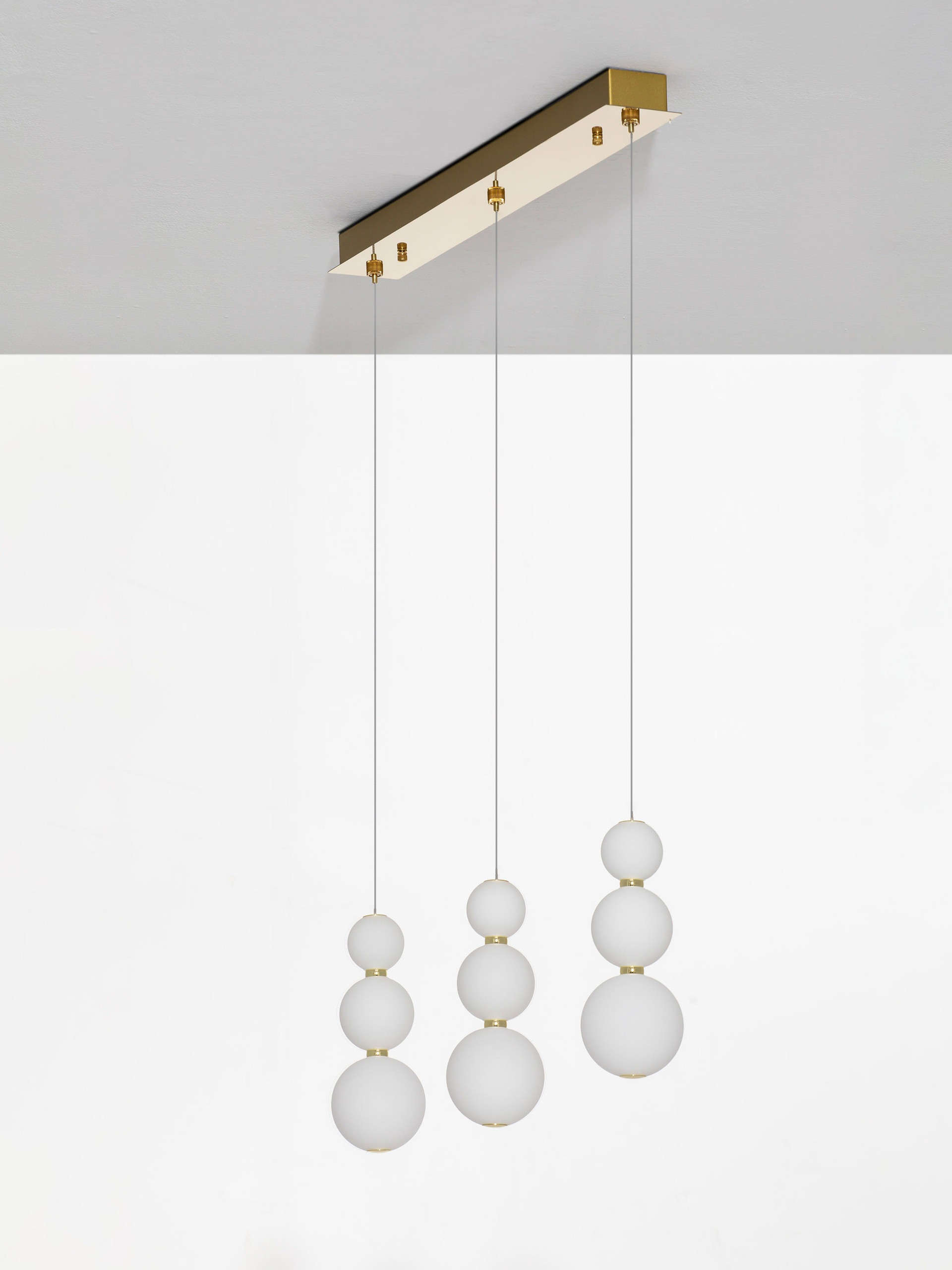 PERLA | L 70 W 10 H 150 cm | 25 W | 3000 K | 2265 lm | IP20 | White/Gold | Glass/Metal