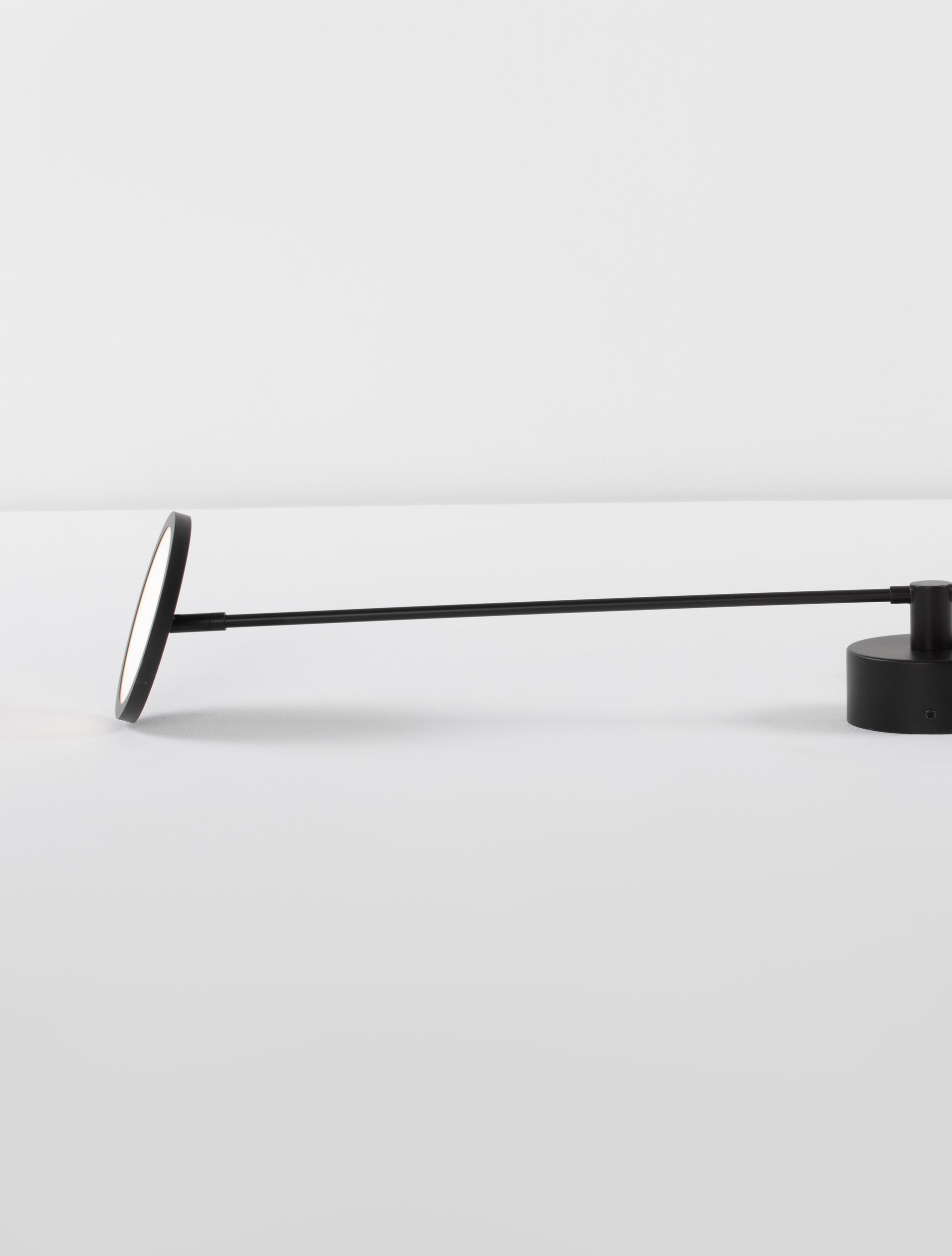SCOPE | L 100 W 10 H 120 cm | 19 W | 3000 K | 2494 lm | IP20 | Black | Metal/Acrylic