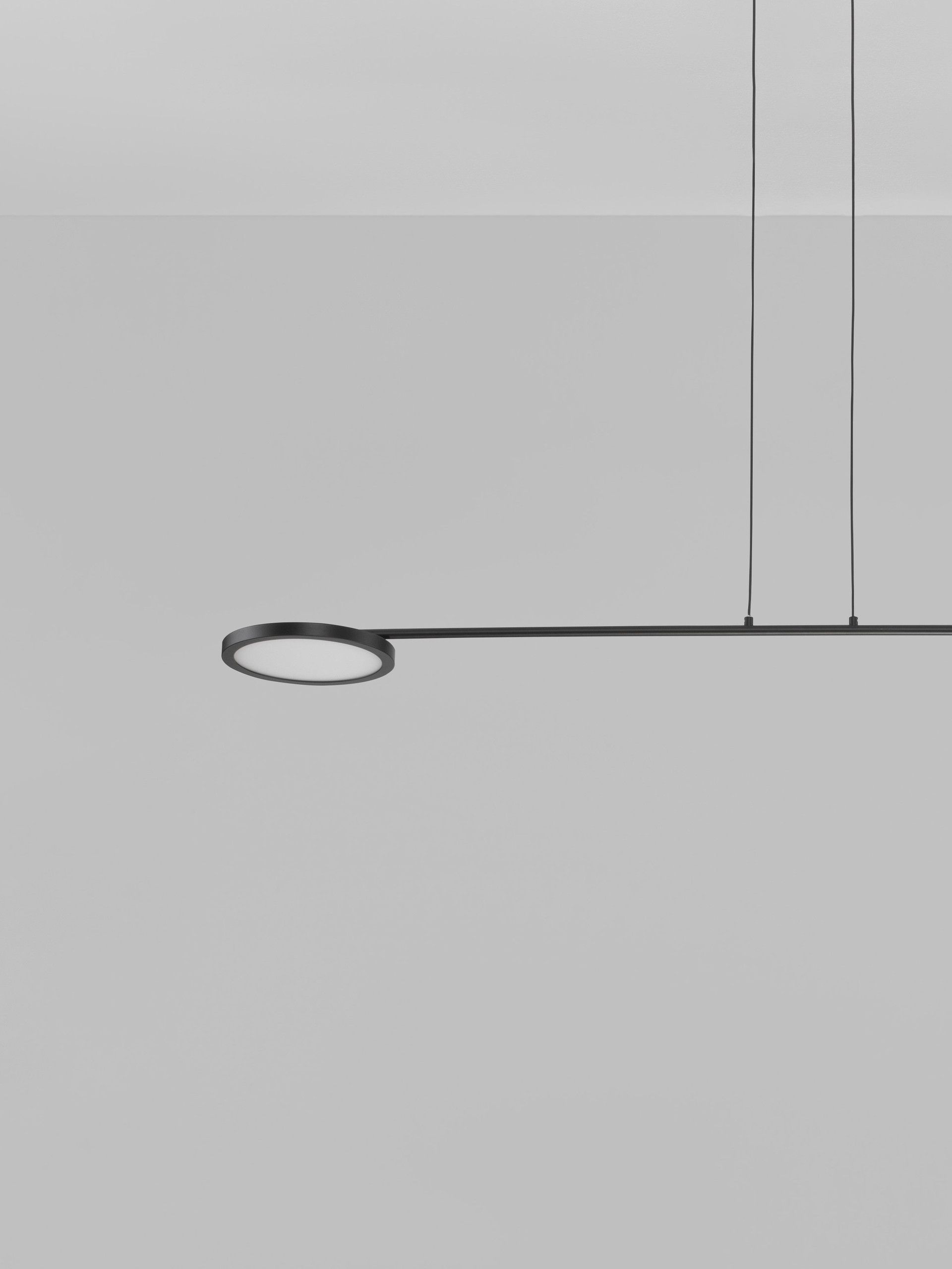SCOPE | L 100 W 15 H 120 cm | 18 W | 3000 K | 1400 lm | IP20 | Black | Metal/Acrylic