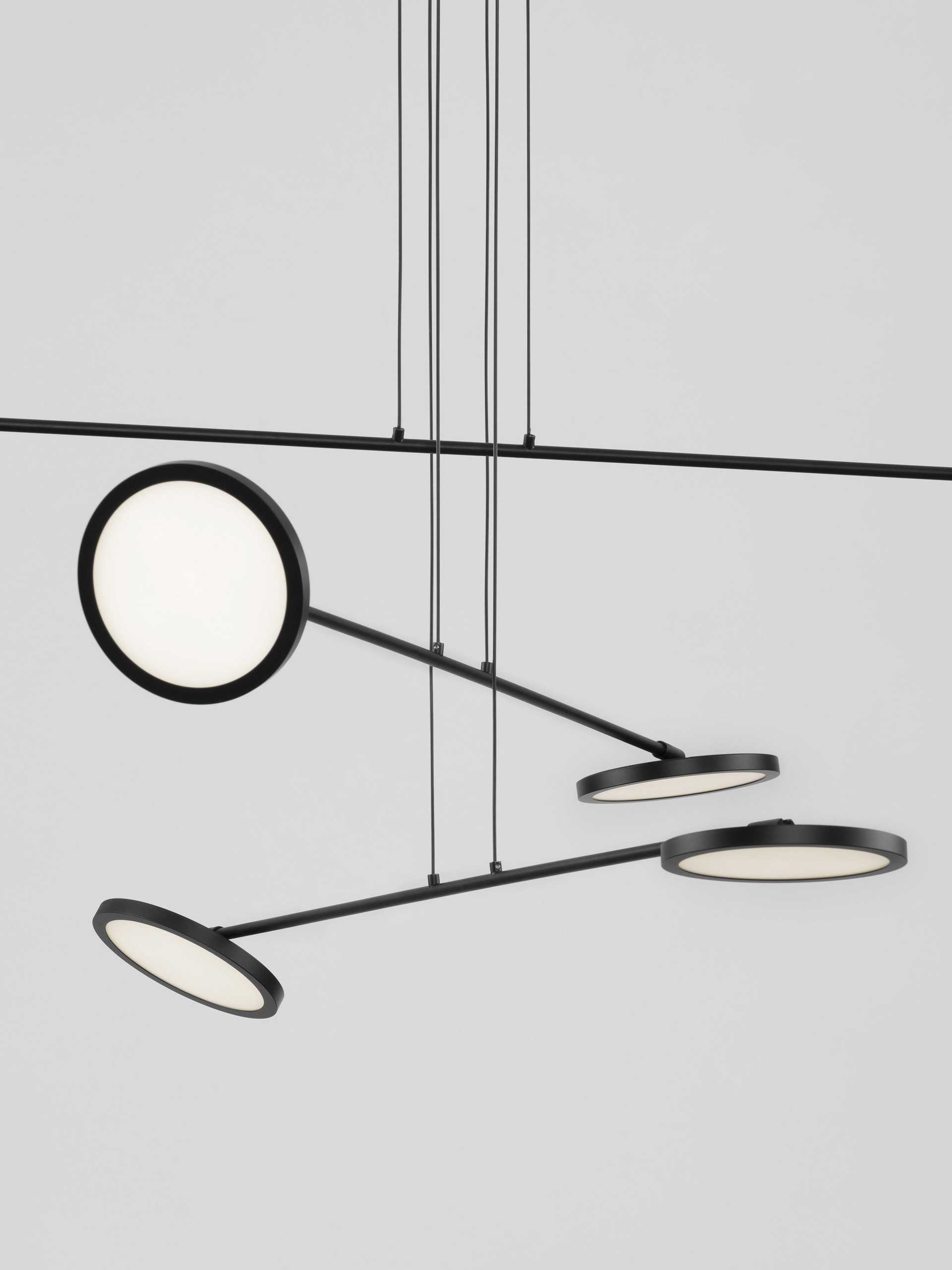SCOPE | L 100 W 88.5 H 150 cm | 44 W | 3000 K | 3660 lm | IP20 | Black | Metal/Acrylic