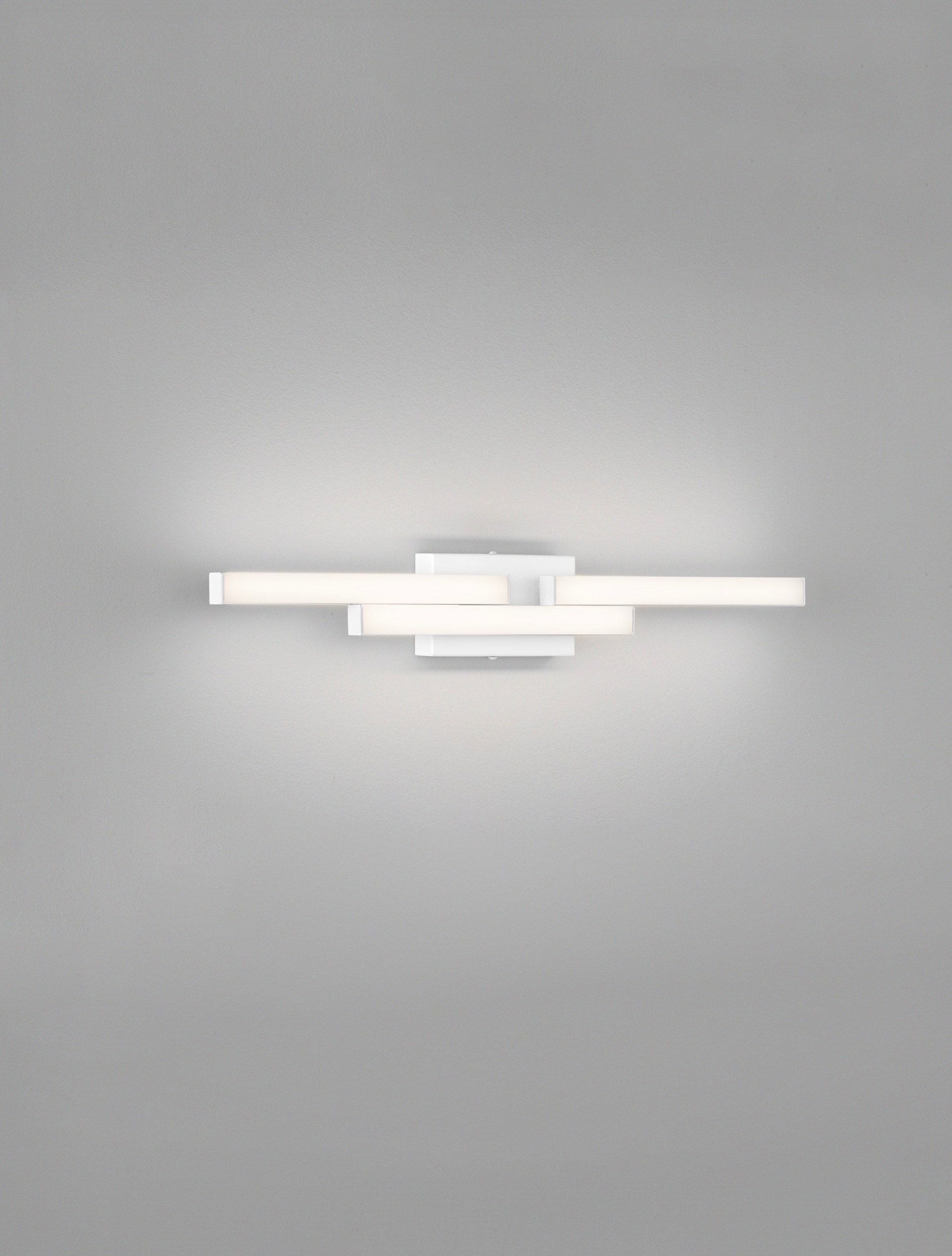 ATOM | L 60 W 7 H 9 cm | 14 W | 4000 K | 1580 lm | IP44 | White | Aluminum/Acrylic