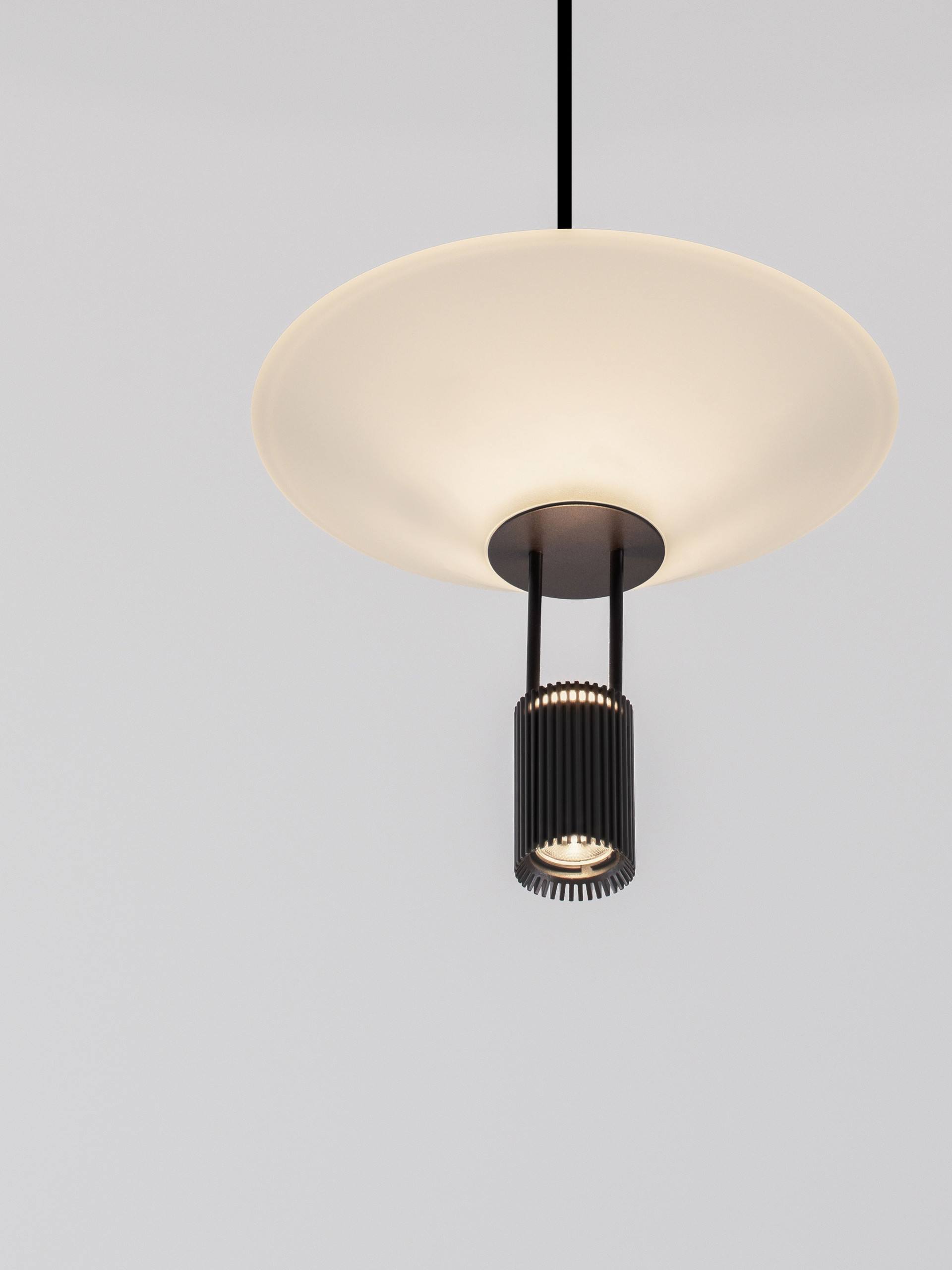 ANAFI | H 210 D 22 cm | 8 W | 3000 K | 395 lm | IP20 | Negro | Acero/Aluminio/Acrílico
