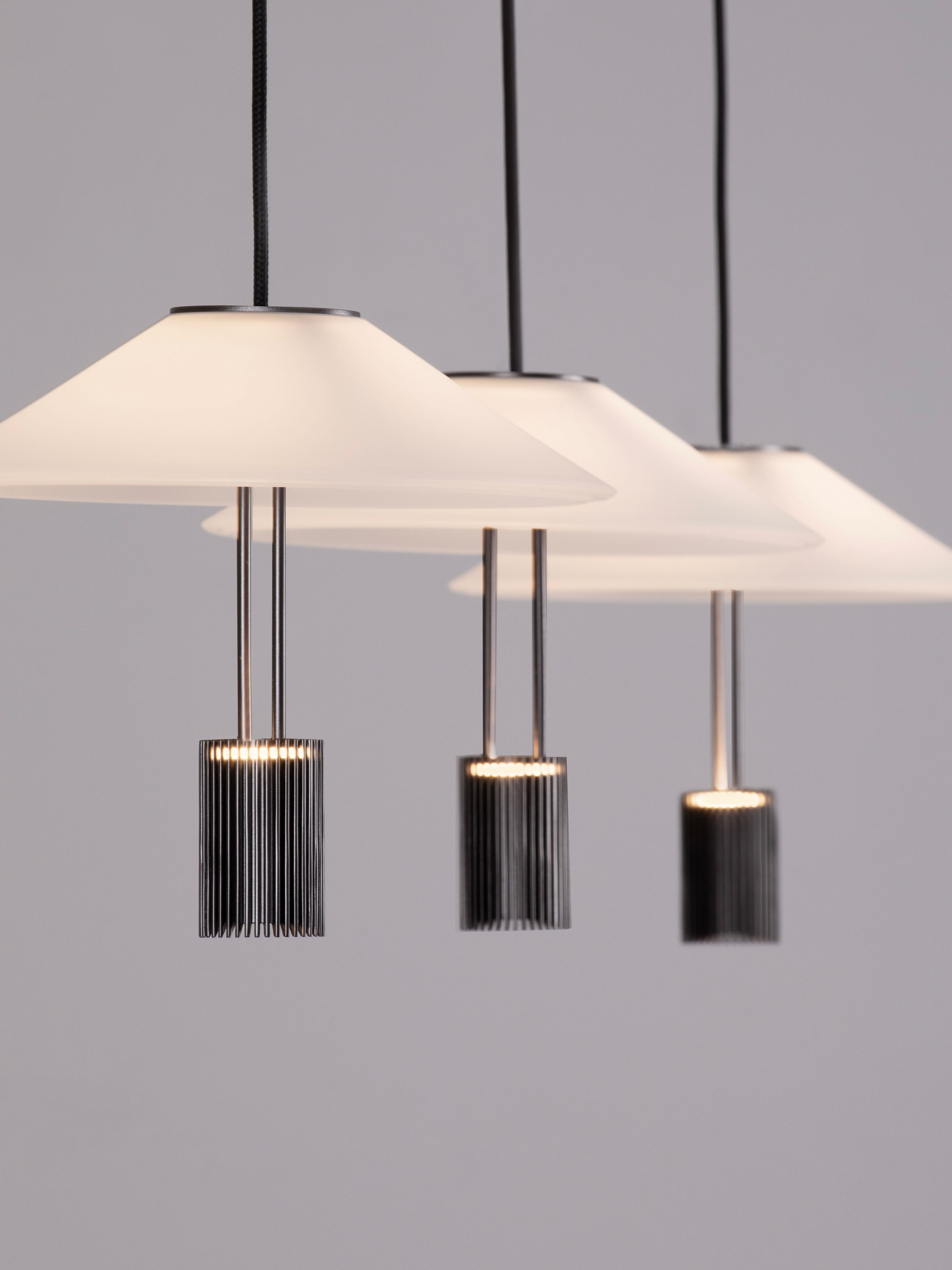 ANAFI | L 100 W 22 H 200 cm | 24 W | 3000 K | 1185 lm | IP20 | Black | Steel/Aluminum/Acrylic