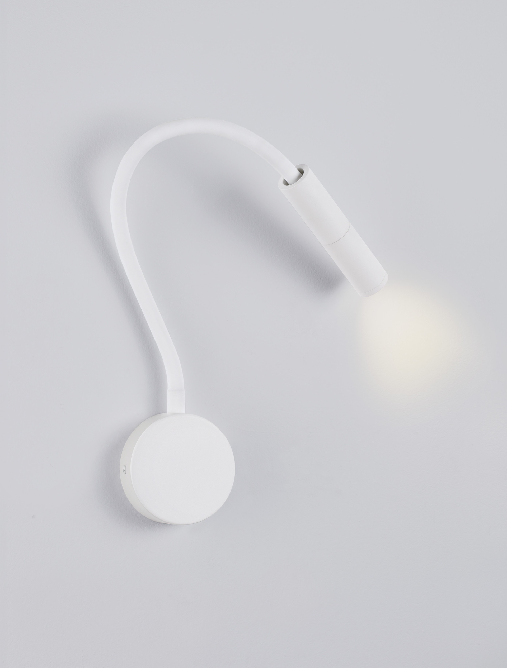 SONICA | W 2.8 H 56 D 8.5 cm | 6 W | 3000 K | 453 lm | IP20 | White | Aluminum