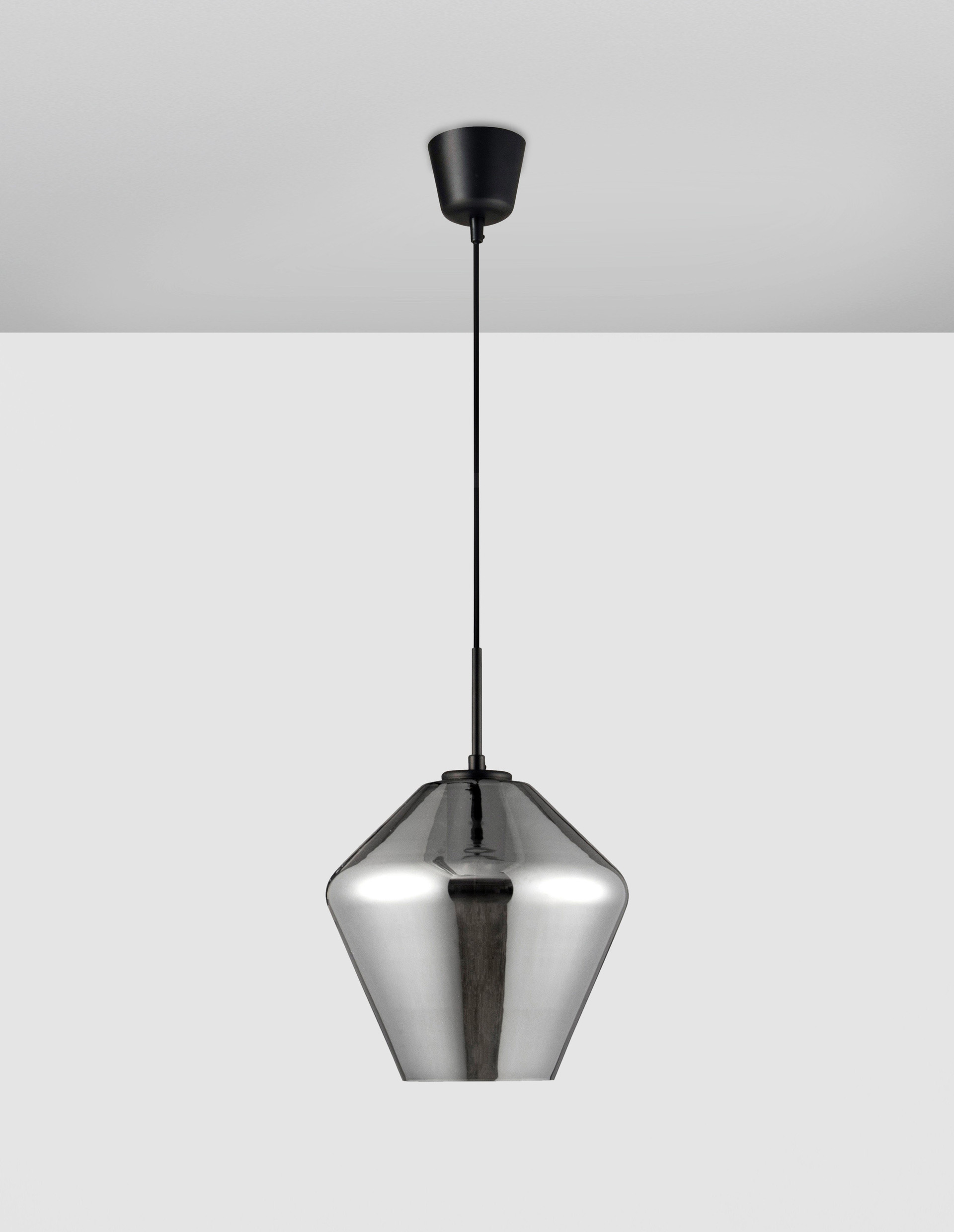 VEIRO | Smokey | Glass/Metal/Fabric
