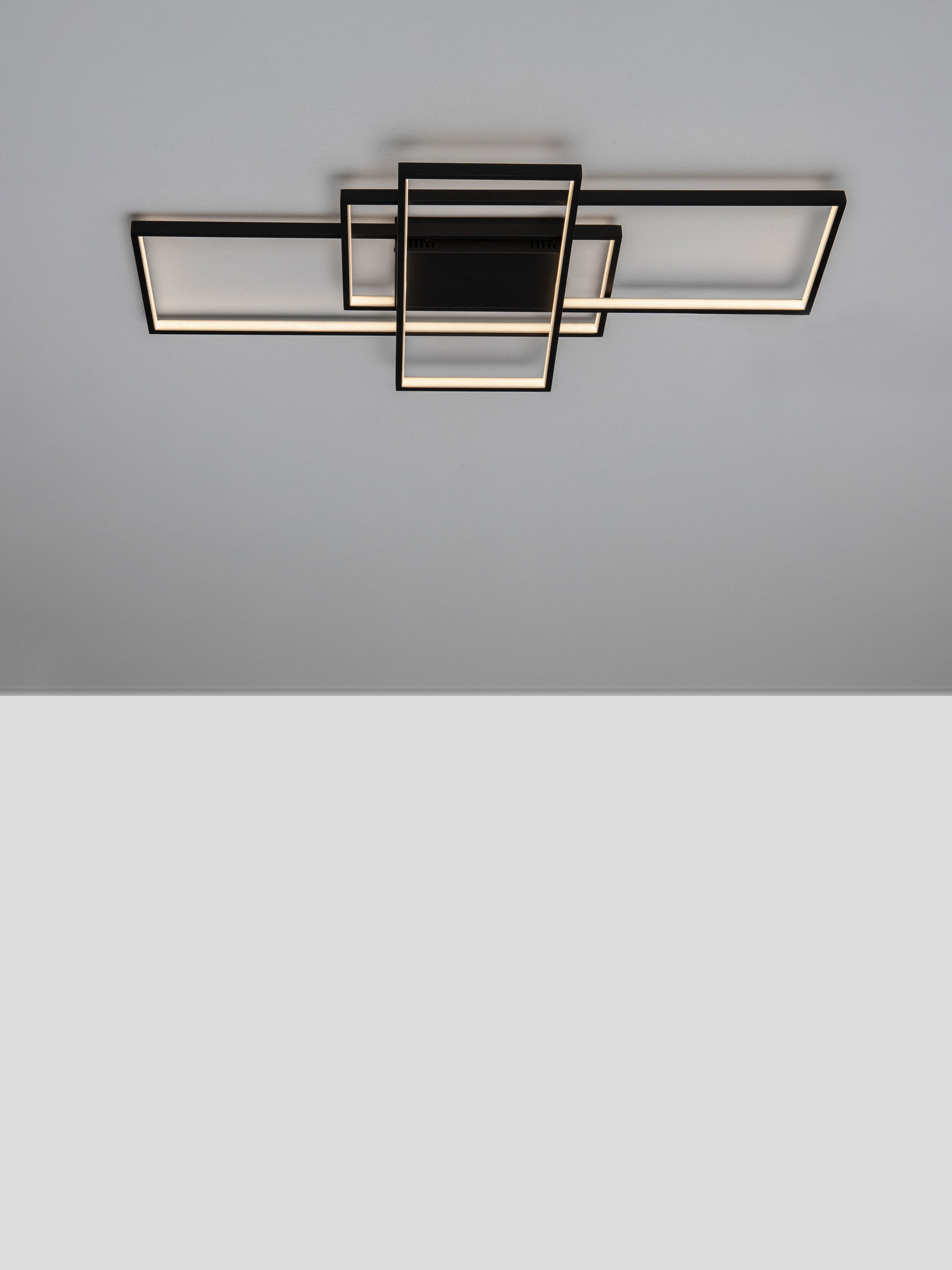 CLEA | L 100 W 50.7 H 8.5 cm | 58 W | 2700/3500/5000 K | 3455 lm | IP20 | Black | Aluminum/Acrylic