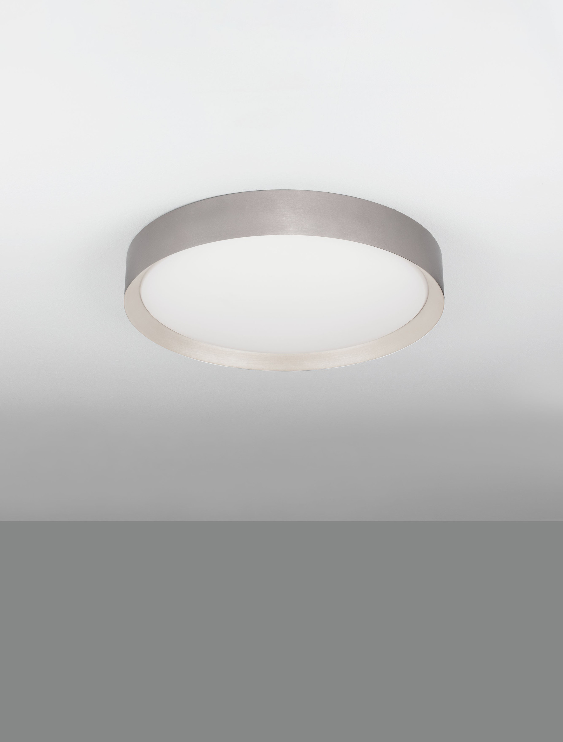 LUTON | H 8.5 D 55 cm | 47 W | 3000 K | 3525 lm | IP20 | White/Brown | Aluminum/Acrylic