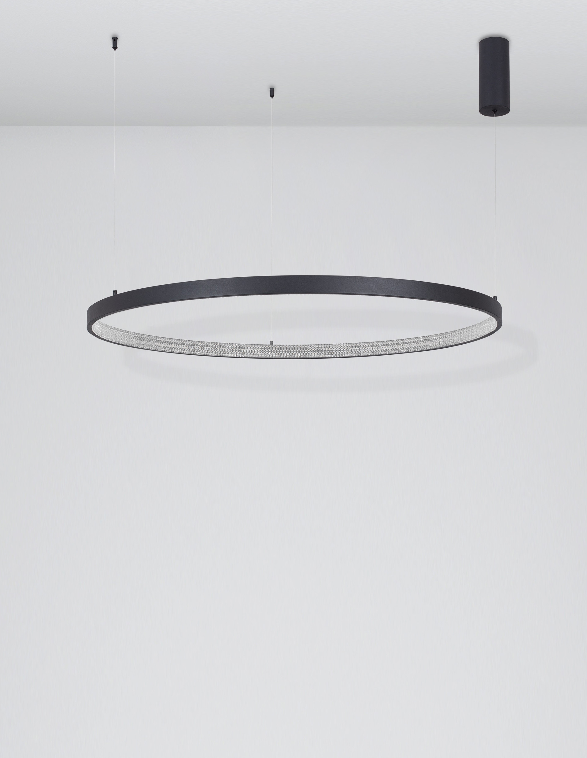 PRESTON | H 120 D 110 cm | 60 W | 3000 K | 4030 lm | IP20 | Black | Aluminum/Acrylic