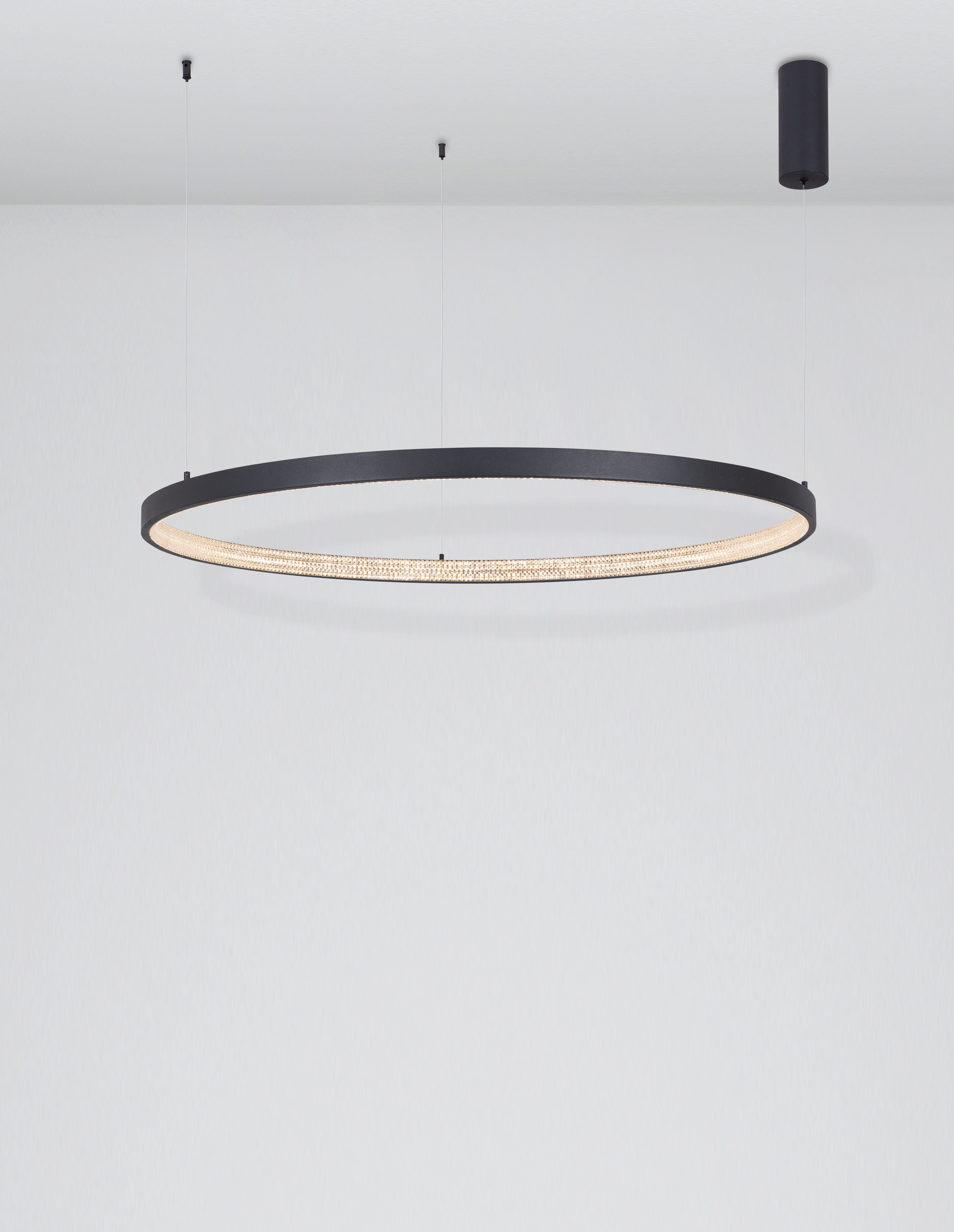 PRESTON | H 120 D 110 cm | 60 W | 3000 K | 4030 lm | IP20 | Black | Aluminum/Acrylic