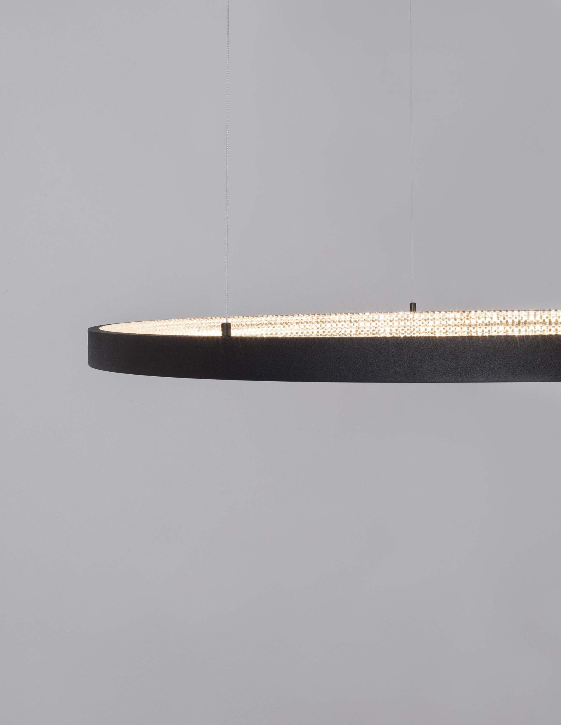 PRESTON | H 120 D 110 cm | 60 W | 3000 K | 4030 lm | IP20 | Black | Aluminum/Acrylic