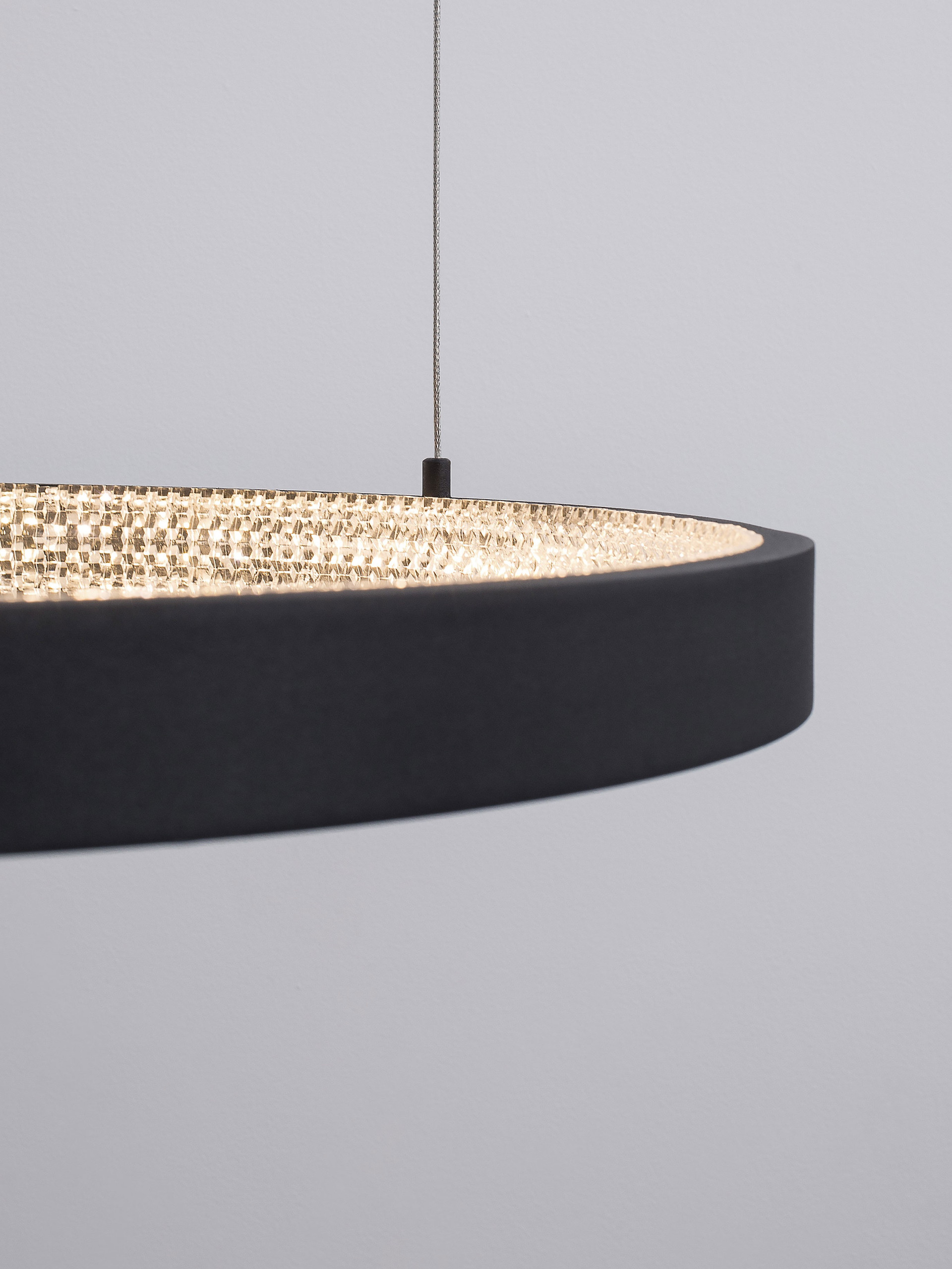 PRESTON | H 120 D 60 cm | 35 W | 3000 K | 2264 lm | IP20 | Black | Aluminum/Acrylic