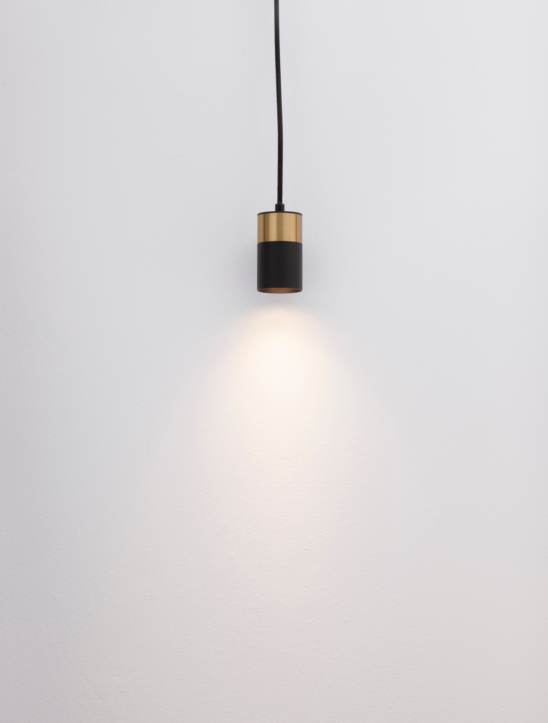 PONGO | H 160 D 5.6 cm | 10 W | IP20 | Black/Gold | Aluminum