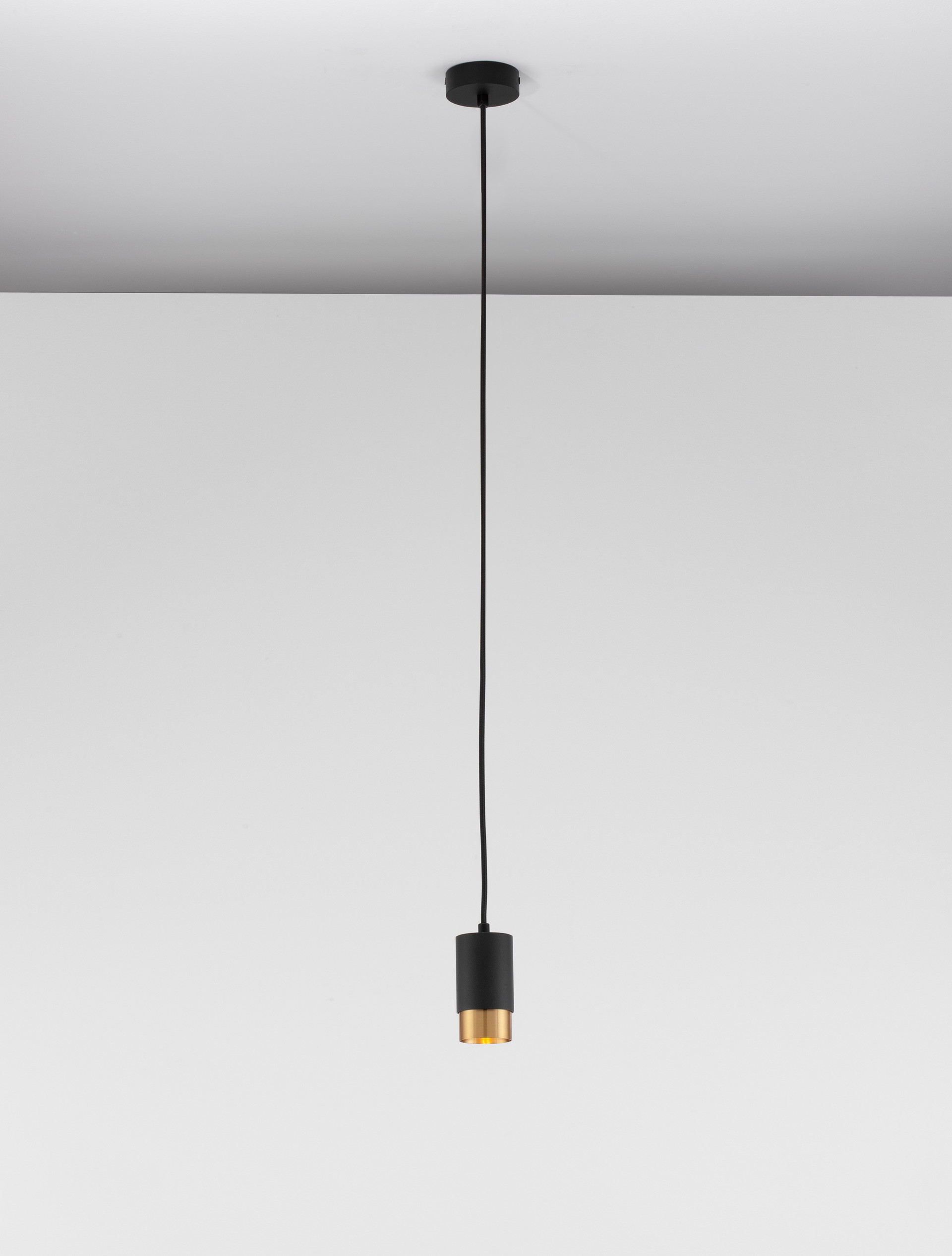 PONGO | H 160.8 D 5.9 cm | 10 W | IP20 | Black/Gold | Aluminum
