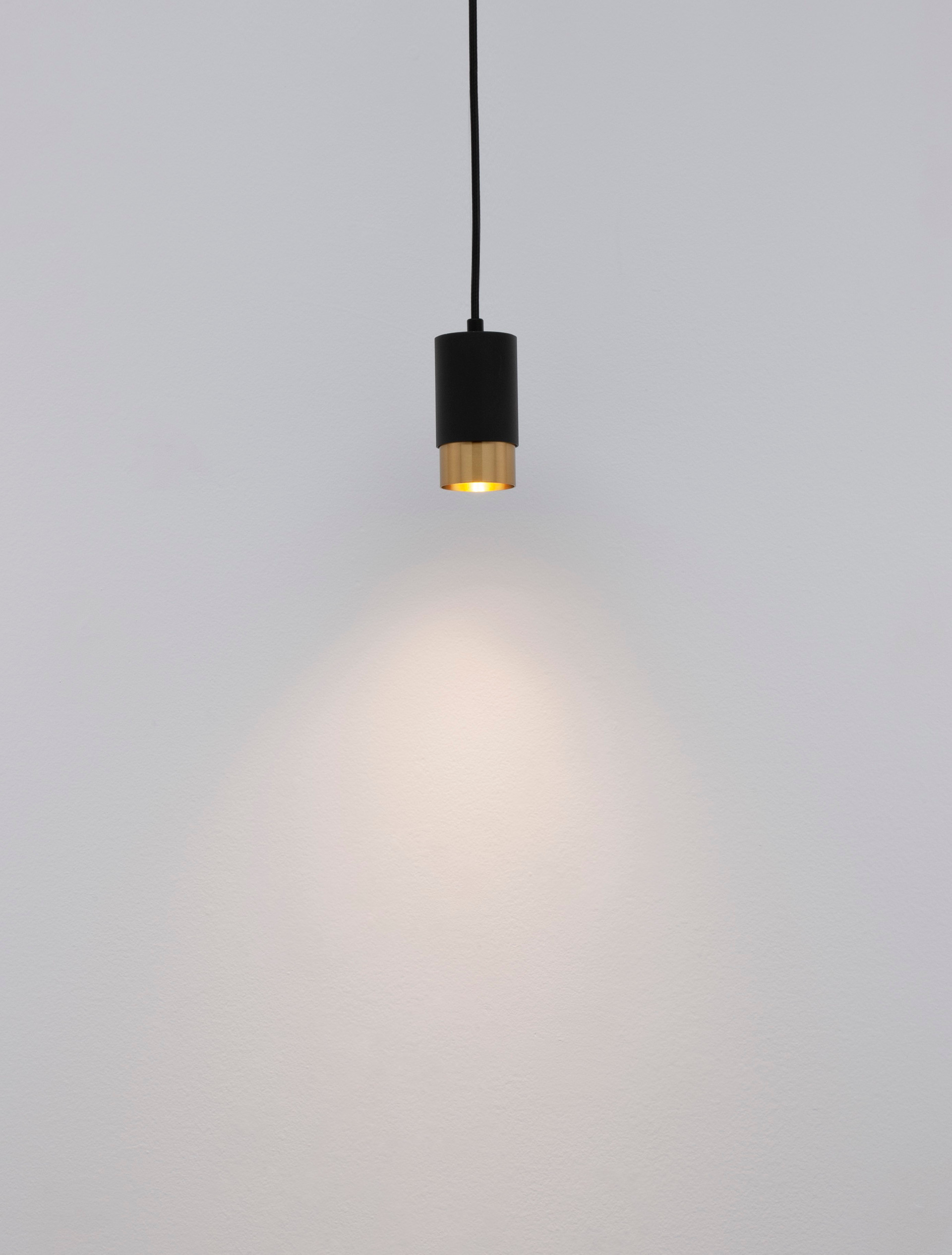 PONGO | H 160.8 D 5.9 cm | 10 W | IP20 | Black/Gold | Aluminum