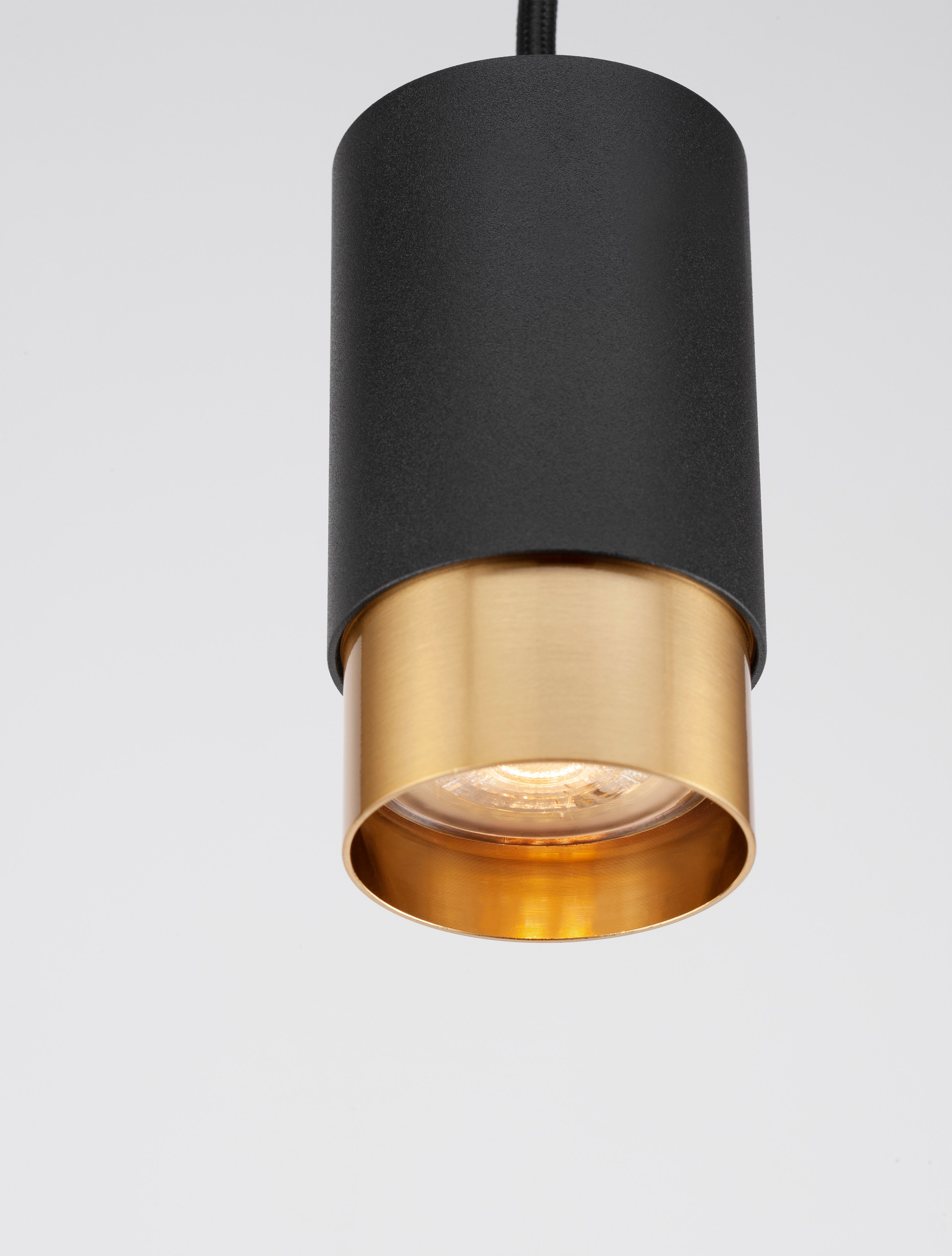 PONGO | H 160.8 D 5.9 cm | 10 W | IP20 | Black/Gold | Aluminum