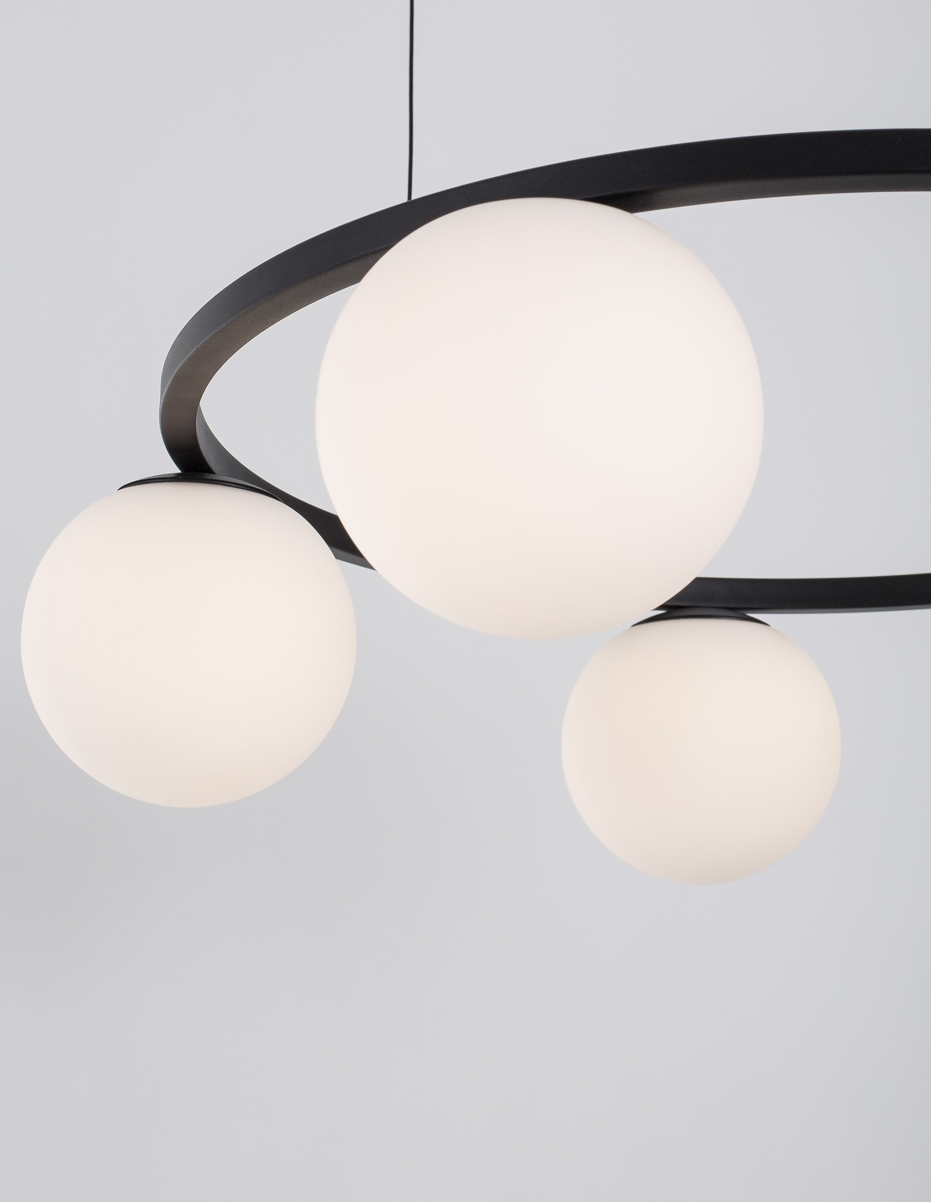 JOLINE | H 155 D 50 cm | 35 W | 3000 K | 2803 lm | IP20 | Schwarz/Weiß | Glas/Aluminium/Metall