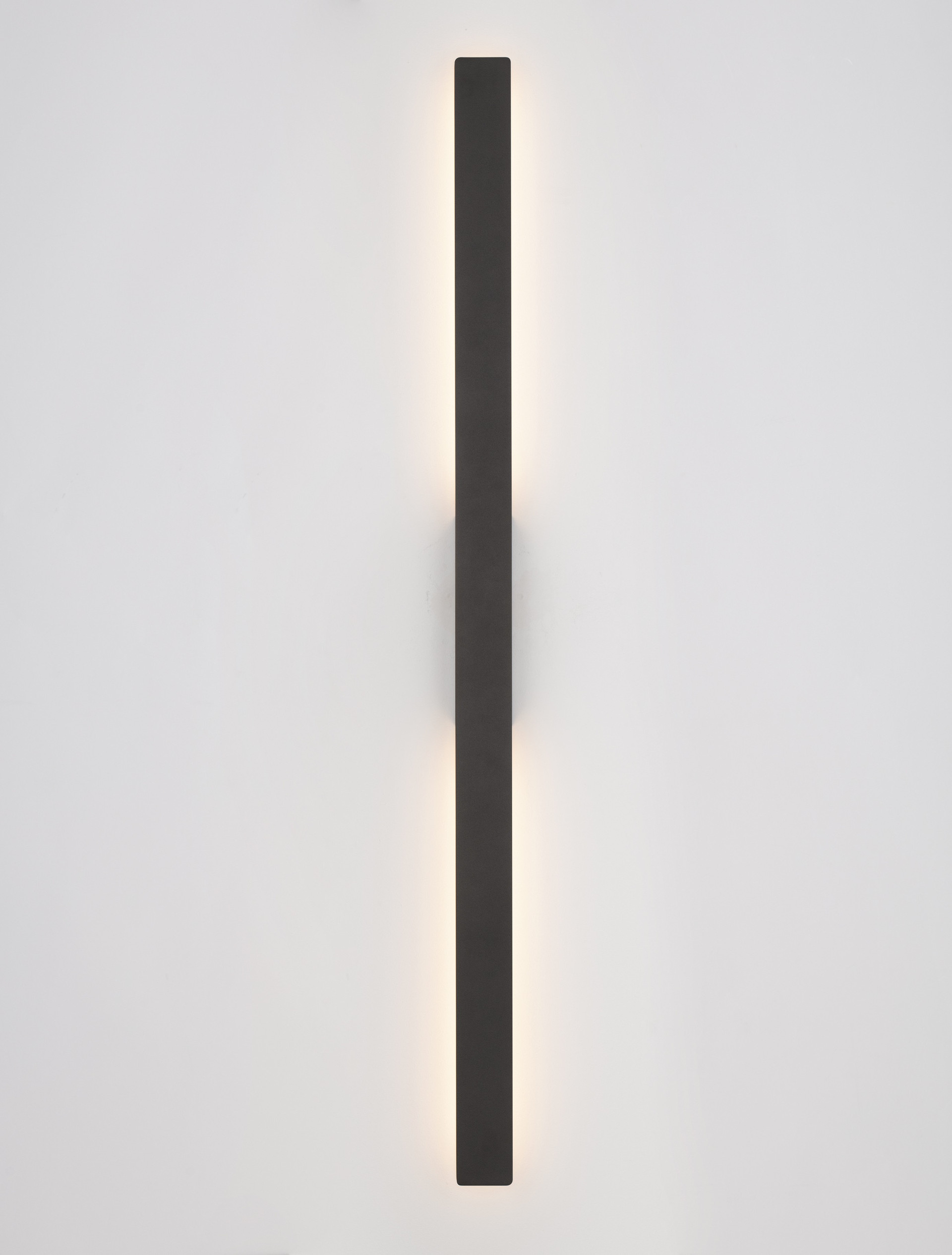 ANETH | L 5.3 W 4.9 H 104 cm | 20 W | 3000 K | 1200 lm | IP65 | Black | Aluminum