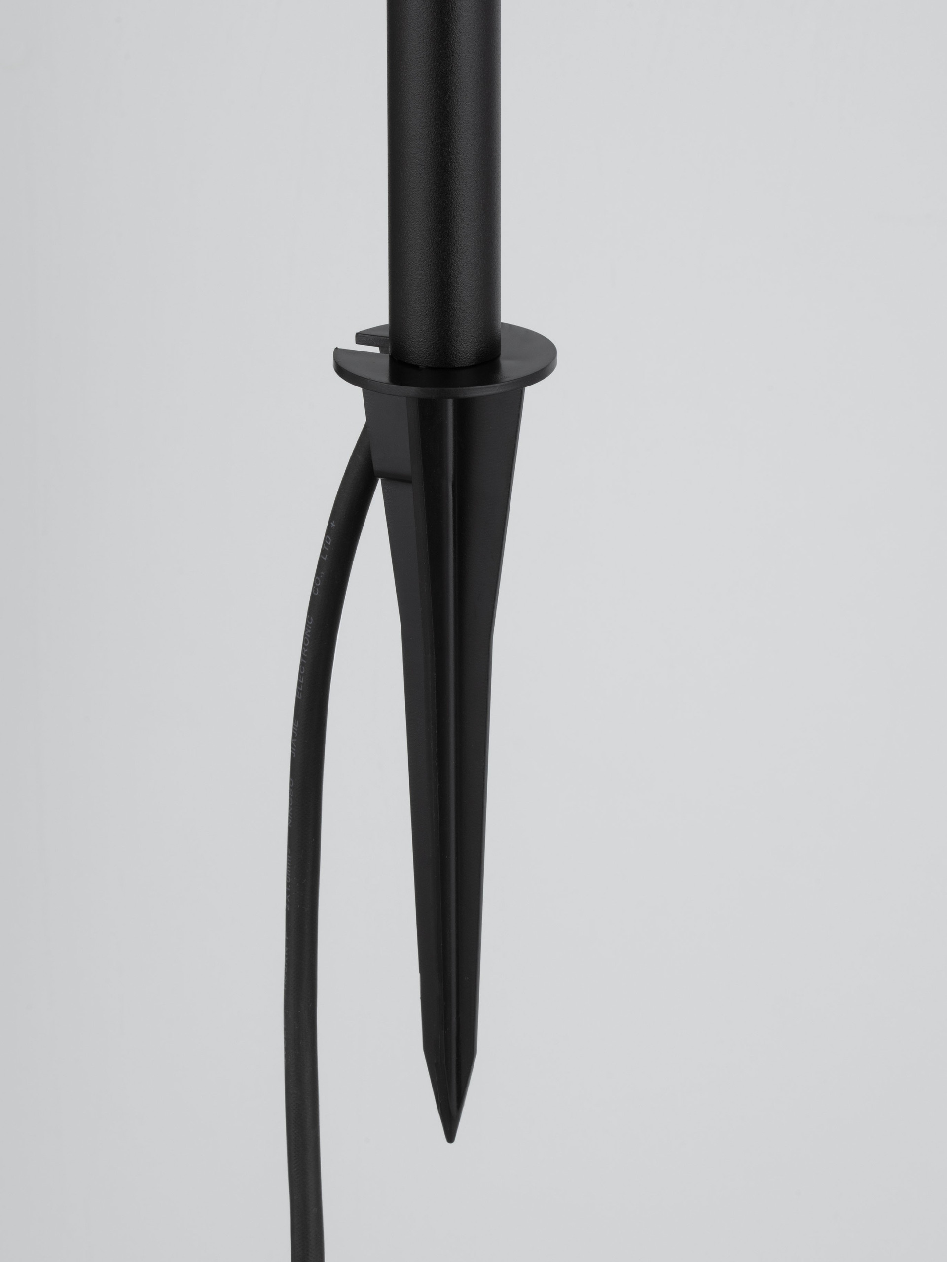 SLICK | H 60 D 2.2 cm | 3 W | 3000 K | 160 lm | IP65 | Black | Stainless Steel