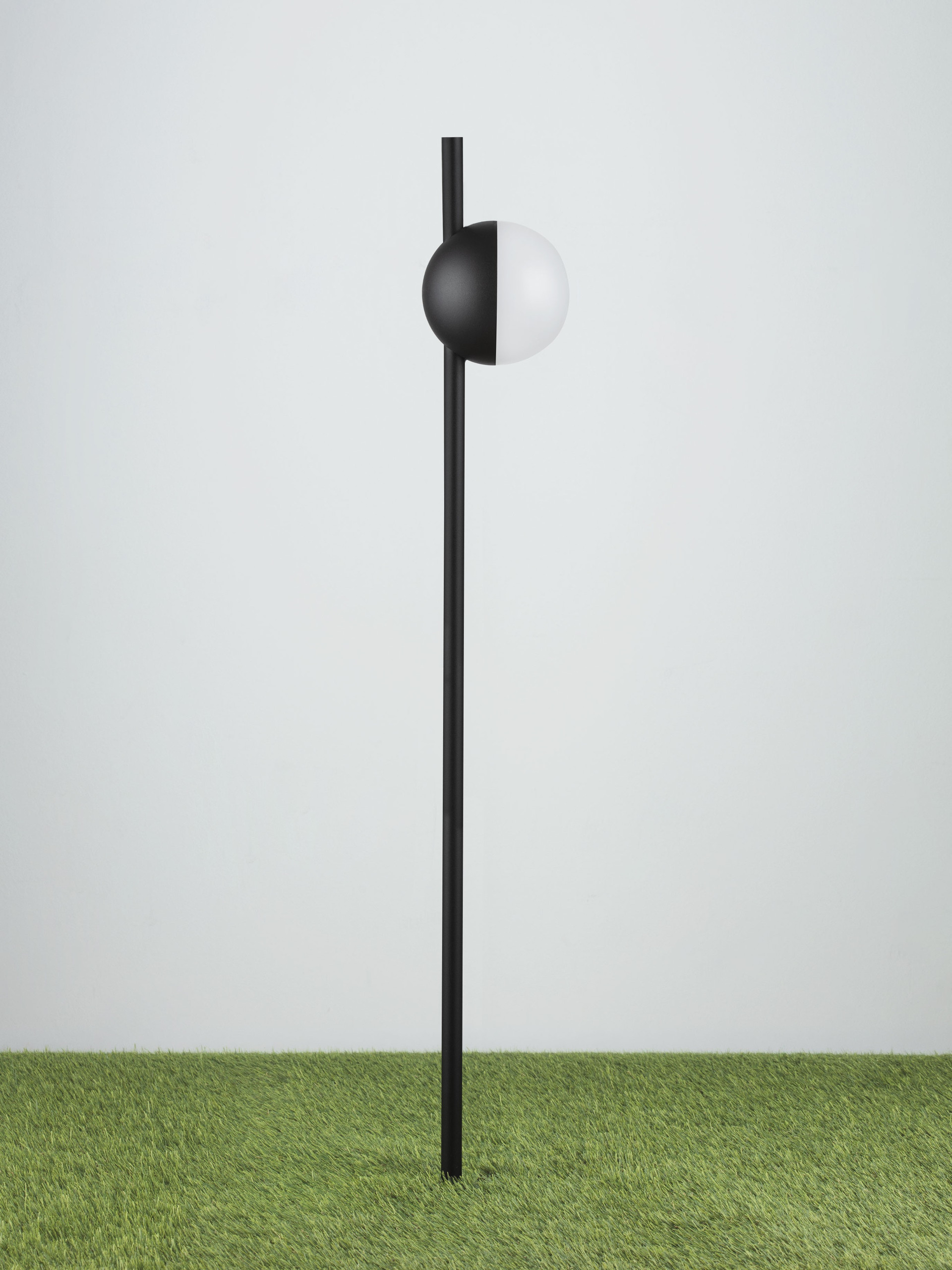 MAKO | W 11 H 80 D 11 cm | 5 W | 3000 K | 300 lm | IP65 | Black | Aluminum