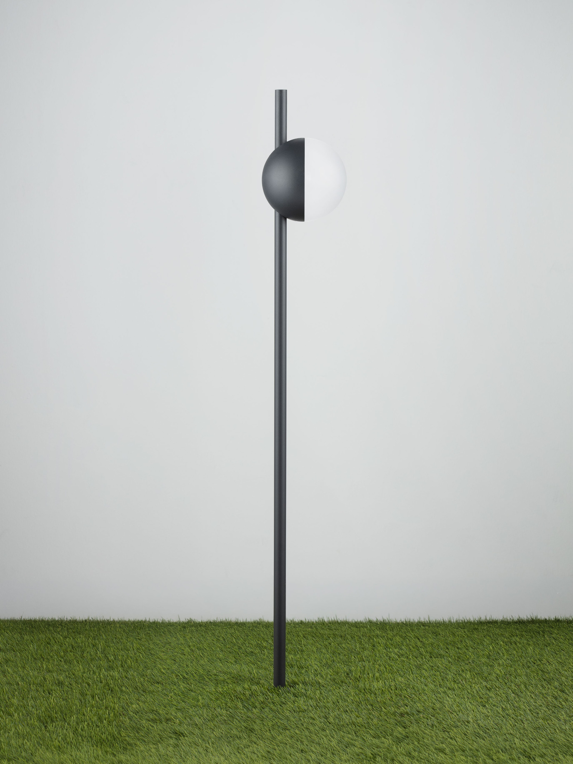 MAKO | W 11 H 80 D 11 cm | 5 W | 2700 K | 300 lm | IP65 | Anthracite | Aluminum