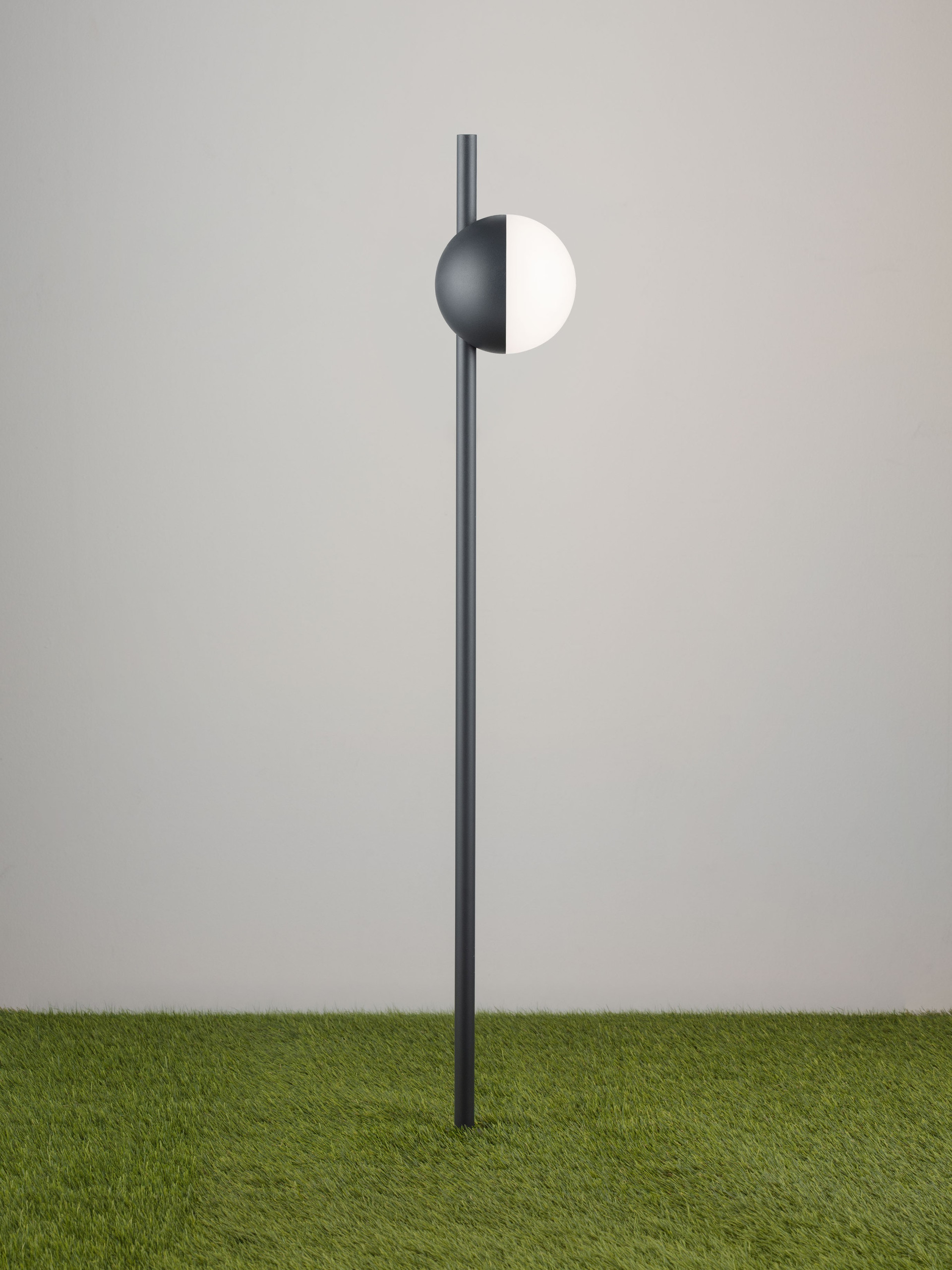 MAKO | W 11 H 80 D 11 cm | 5 W | 2700 K | 300 lm | IP65 | Anthracite | Aluminum