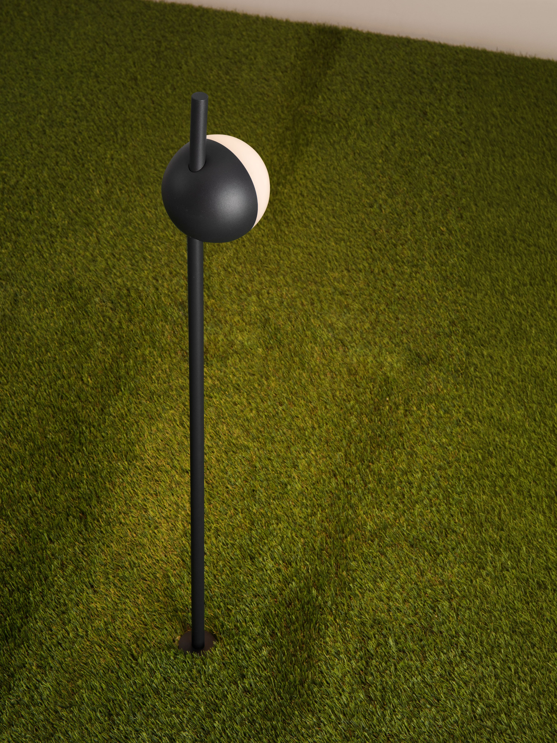 MAKO | W 11 H 80 D 11 cm | 5 W | 2700 K | 300 lm | IP65 | Anthracite | Aluminum