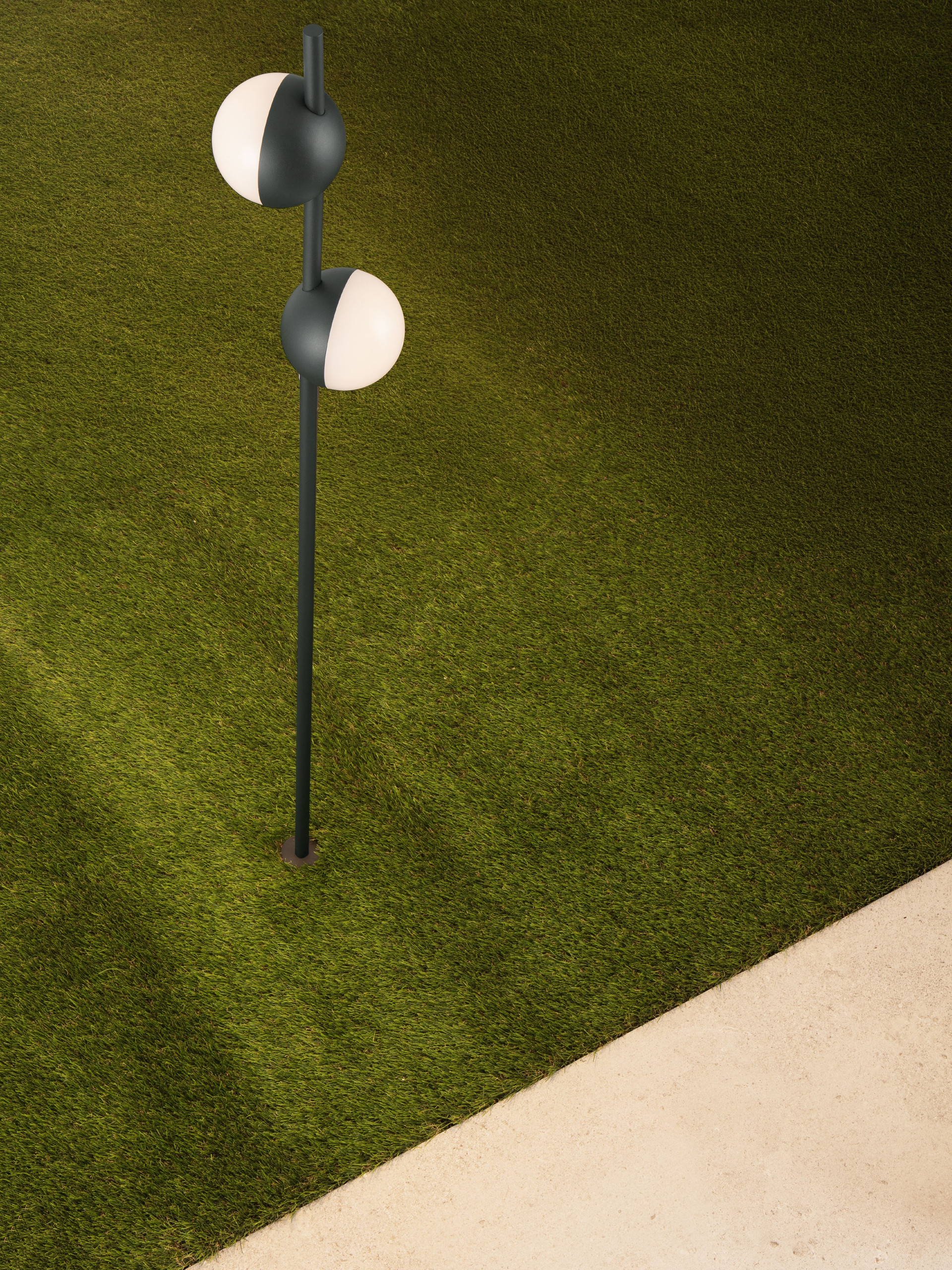 MAKO | W 17.5 H 120 D 11 cm | 11 W | 2700 K | 600 lm | IP65 | Anthracite | Aluminum