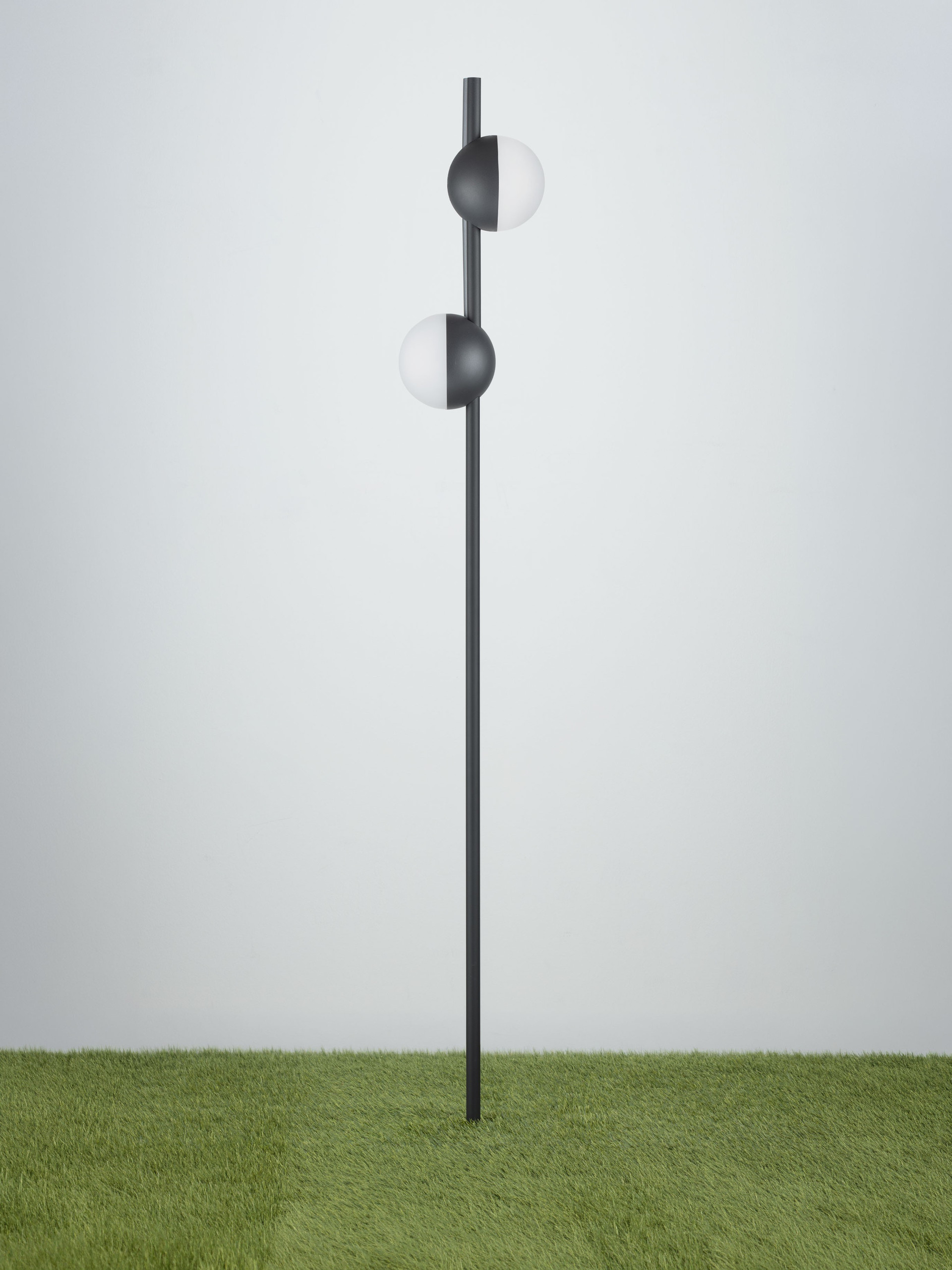 MAKO | W 17.5 H 120 D 11 cm | 11 W | 2700 K | 600 lm | IP65 | Anthracite | Aluminum