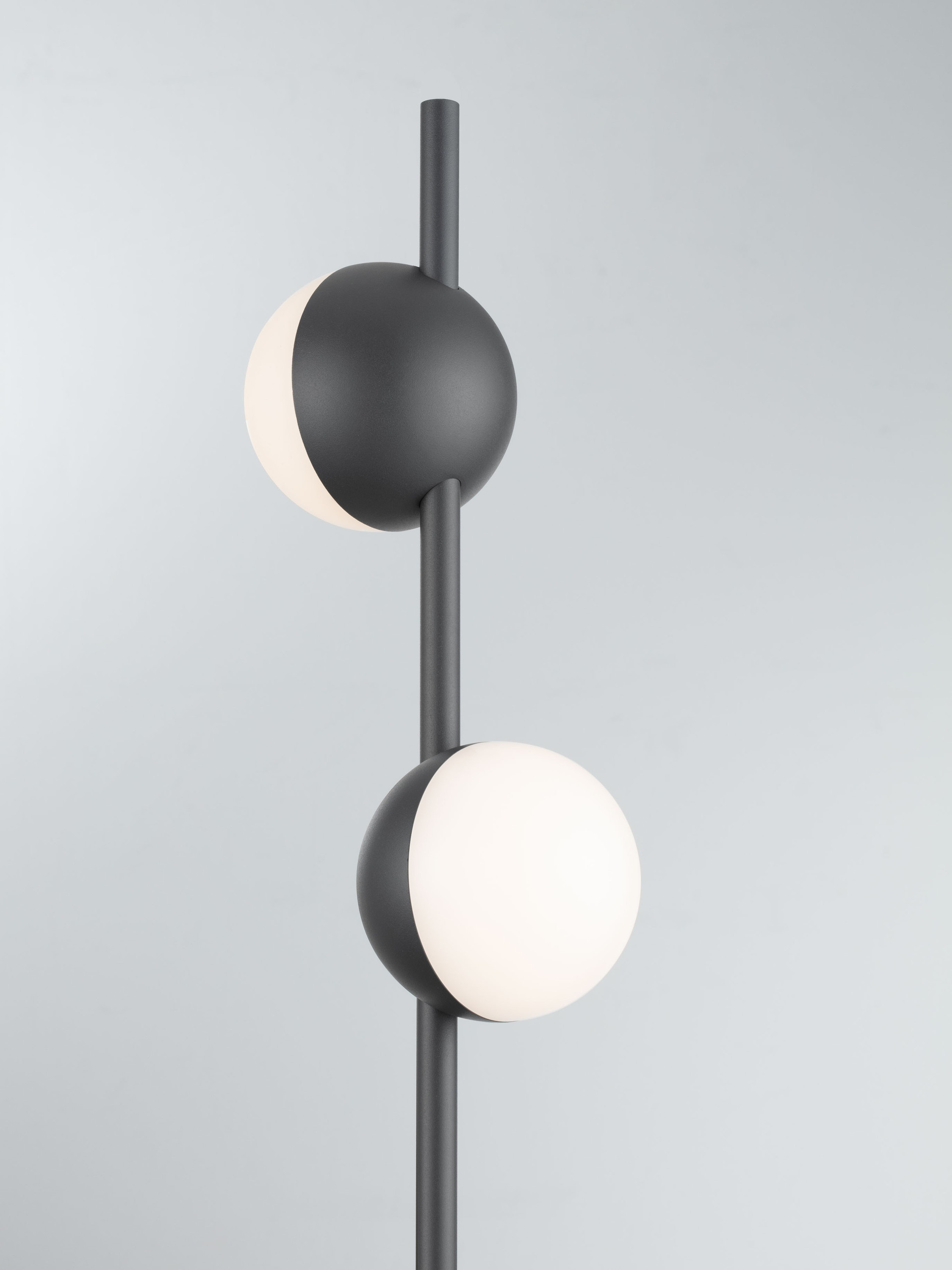 MAKO | W 17.5 H 120 D 11 cm | 11 W | 2700 K | 600 lm | IP65 | Anthracite | Aluminum