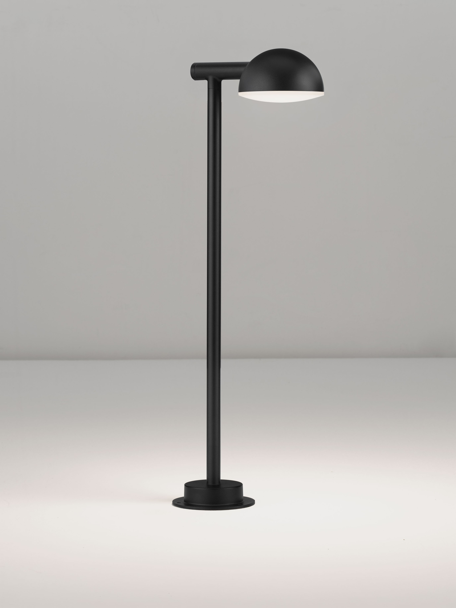 FOLK | W 23 H 65 D 12 cm | 12 W | 3000/2700/4000 K | 650 lm | IP65 | Black | Aluminum