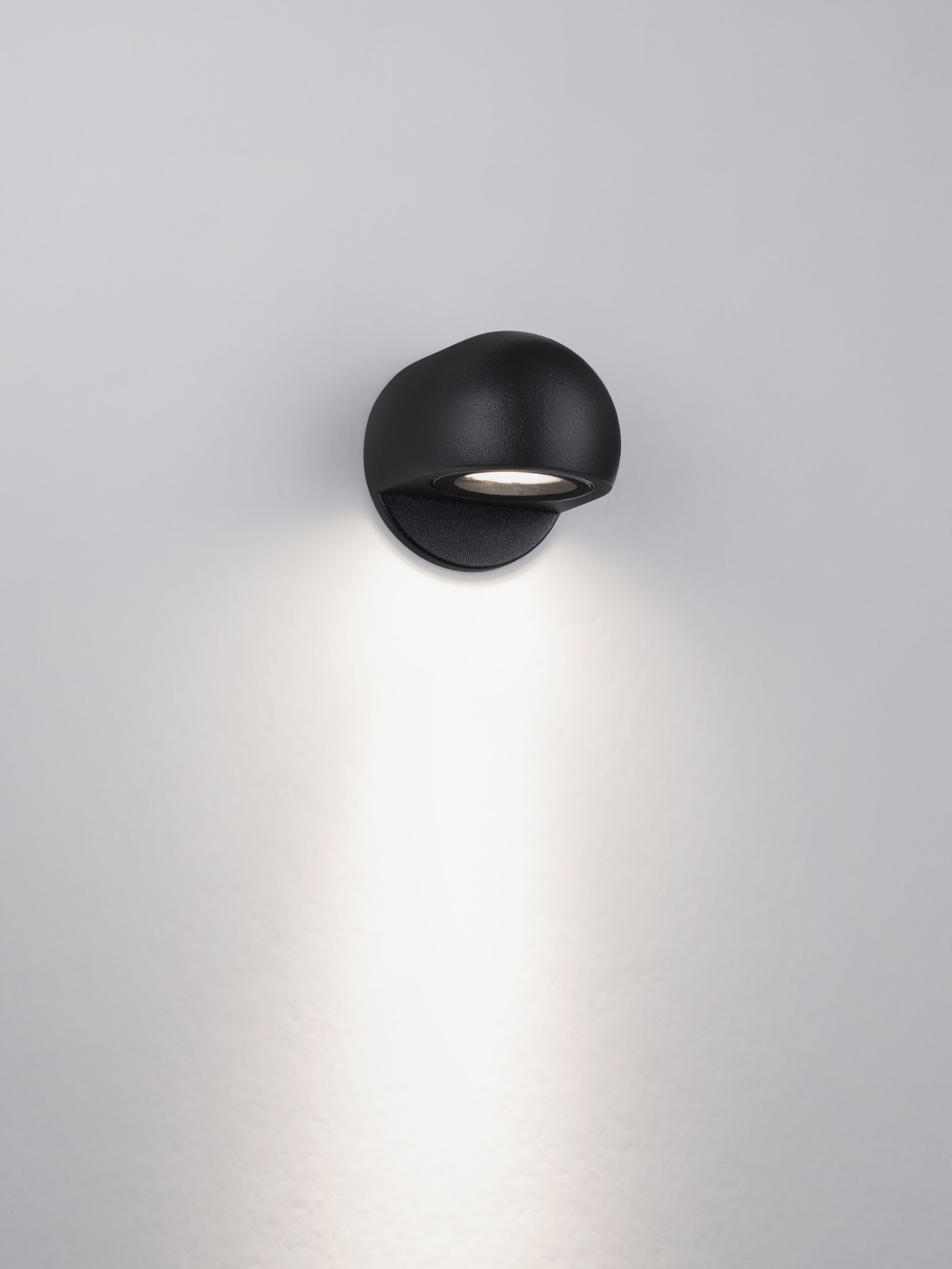 LEAD | W 12 D 5 cm | 3 W | 2700 K | 200 lm | IP65 | Black | Aluminum