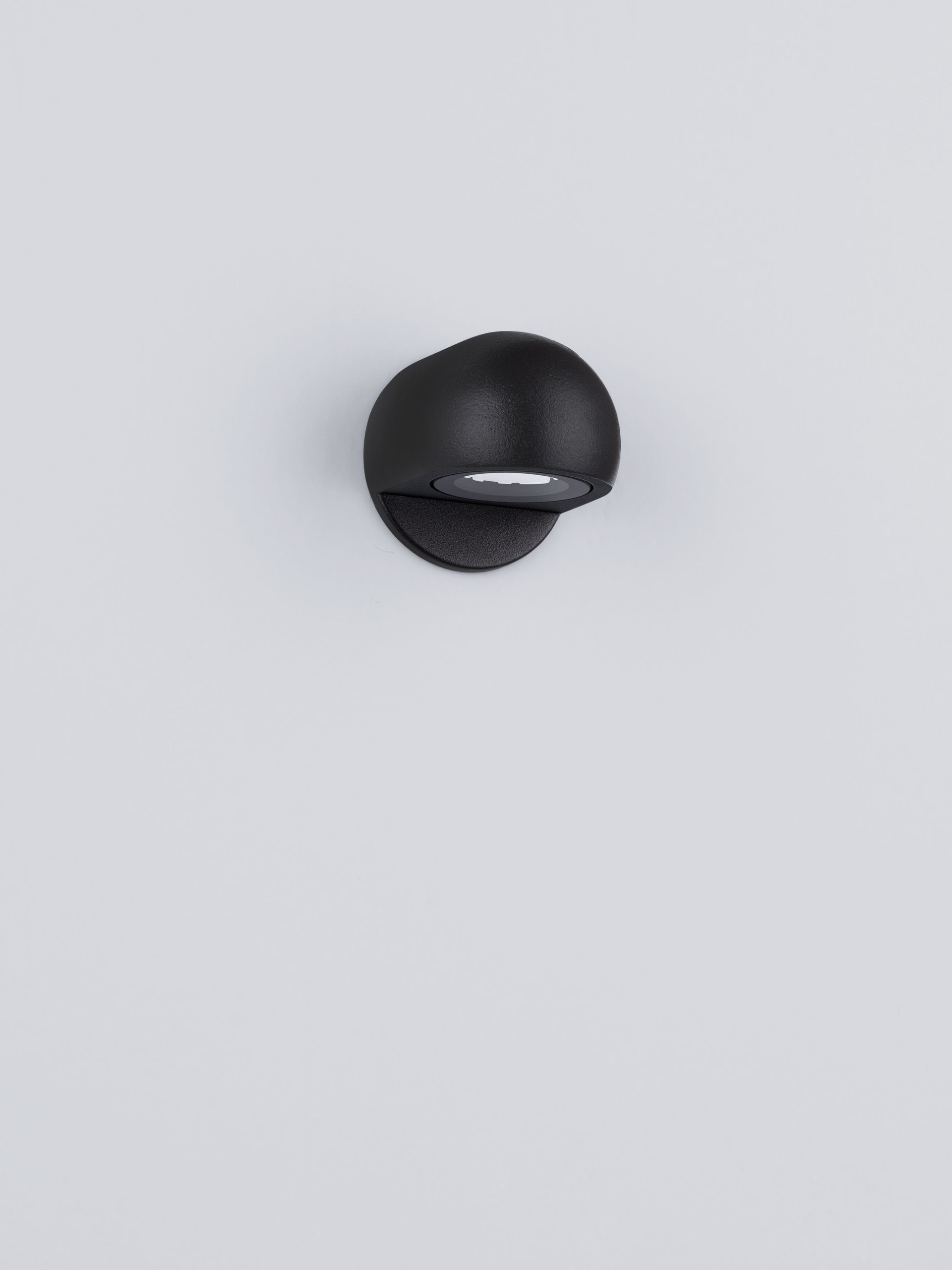 LEAD | W 12 D 5 cm | 3 W | 3000 K | 200 lm | IP65 | Black | Aluminum