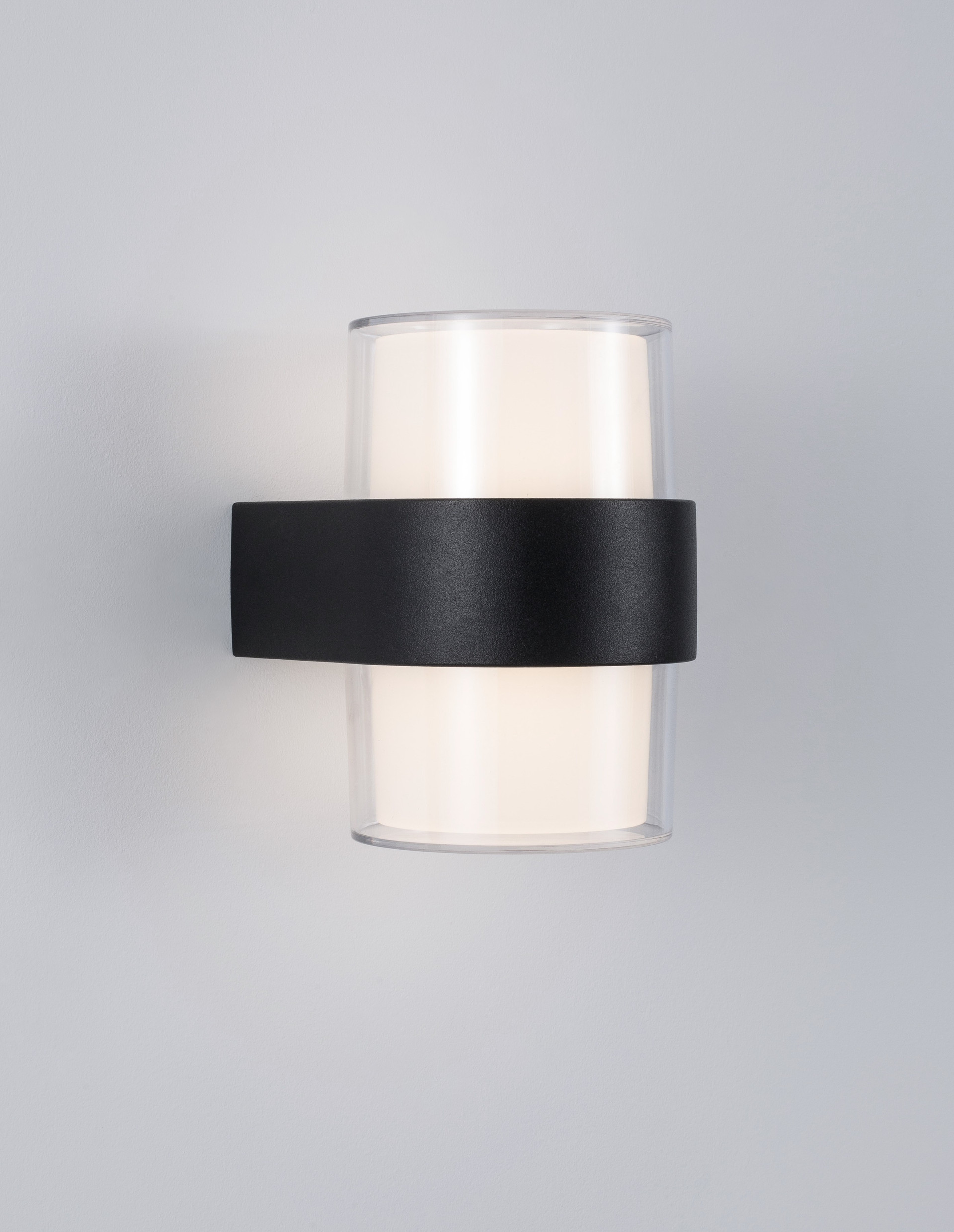 DARF | W 10.5 H 13 D 9.5 cm | 10 W | 3000 K | 840 lm | IP65 | Black | Aluminum