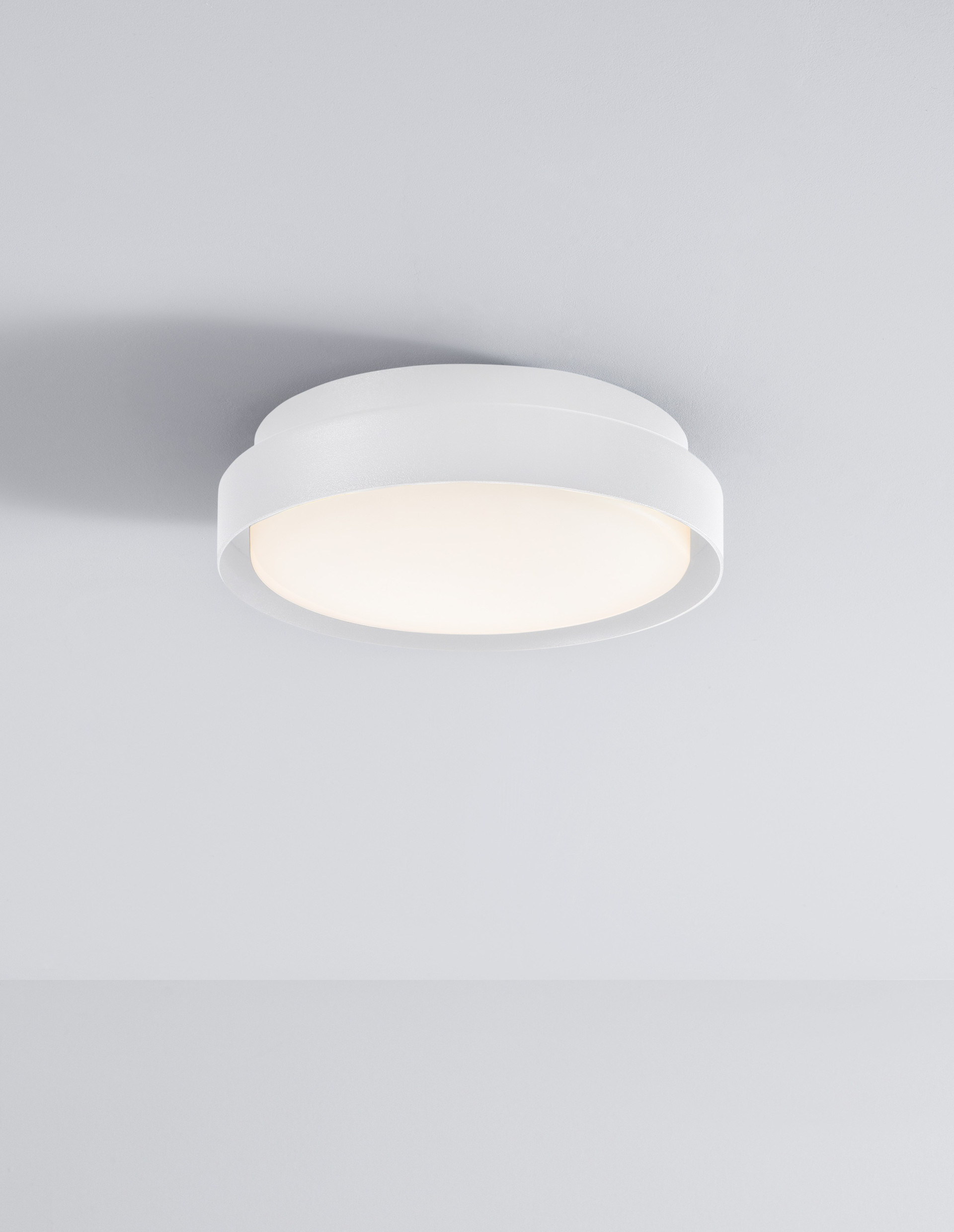 OLIVER | H 7 D 27 cm | 20 W | 3000 K | 1550 lm | IP65 | White | Aluminum