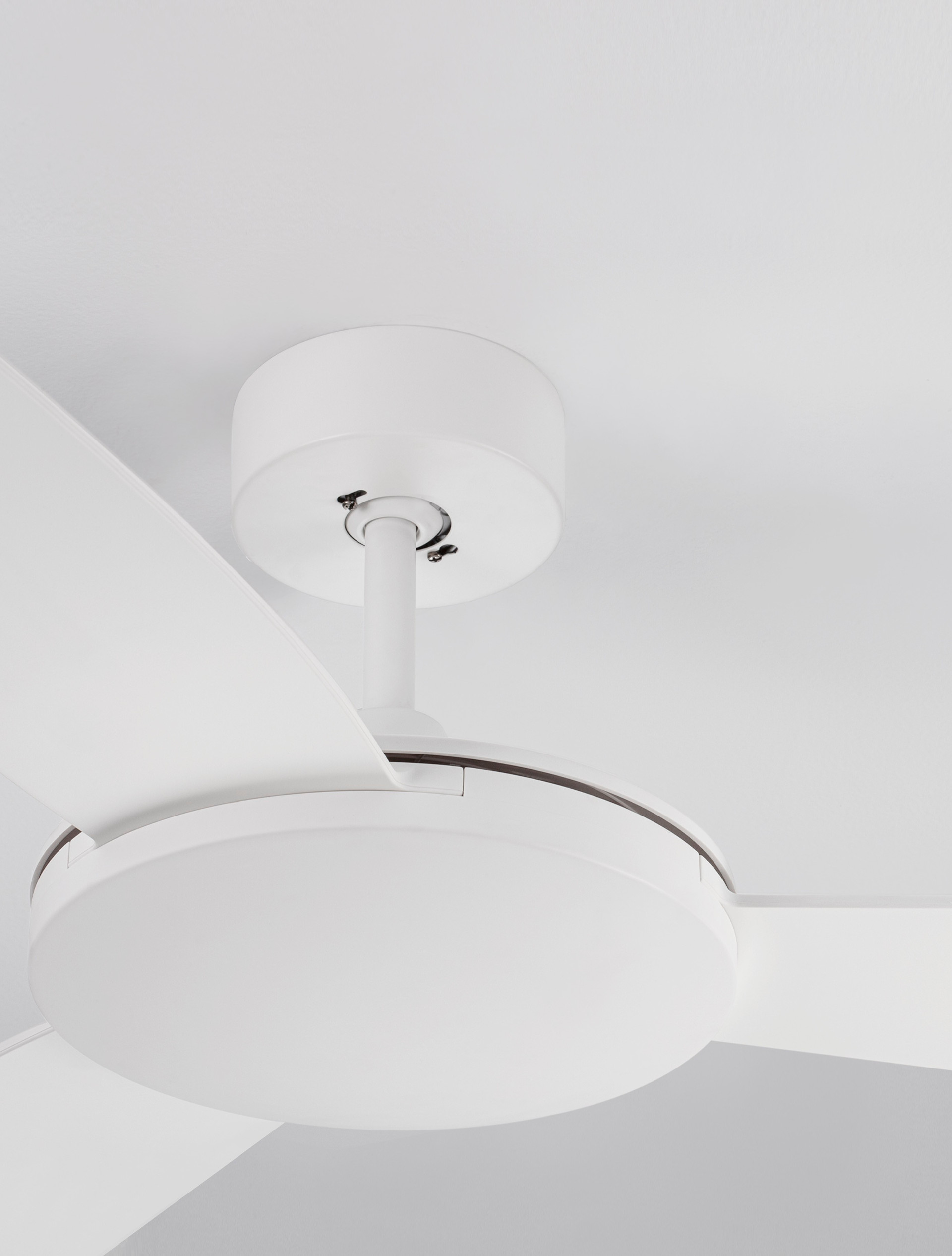BLAIRE | H 43 D 132 cm | IP20 | White | Aluminum/ABS