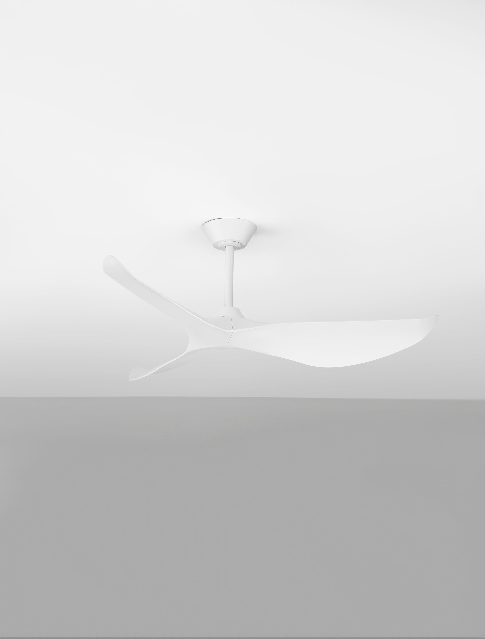 VENTRA | H 40 D 127 cm | 45 W | IP20 | White | Metal/ABS