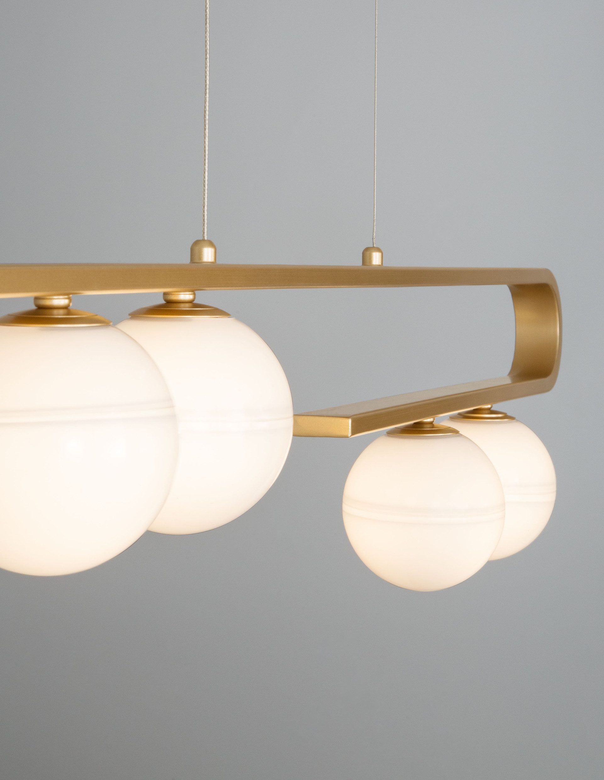 CANTONA | L 113 W 11 H 180 cm | 25 W | IP20 | White/Gold | Steel/Glass