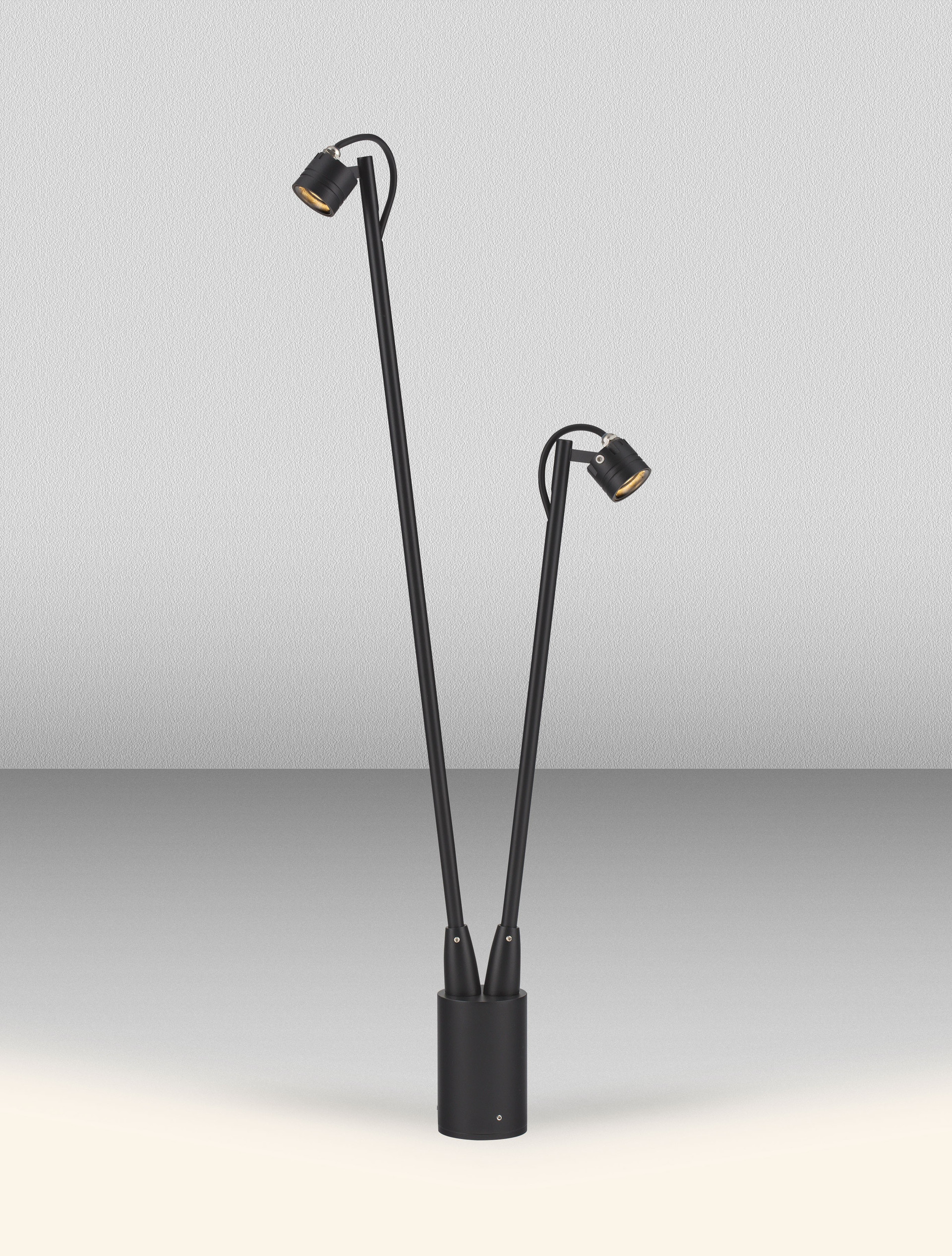 SENTO | L 26 H 70 cm | 6 W | 3000 K | 270 lm | IP65 | Black | Aluminum