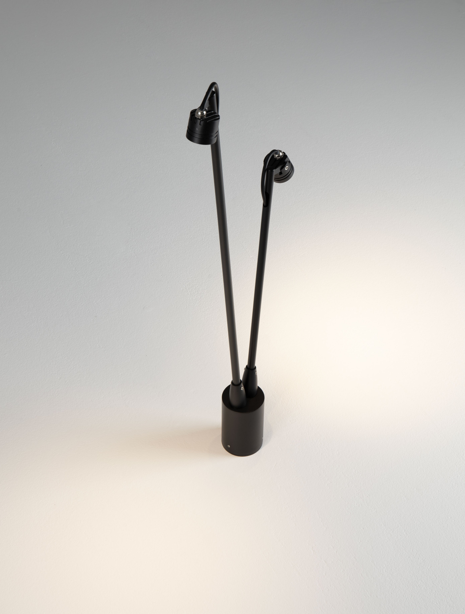SENTO | L 26 H 70 cm | 6 W | 3000 K | 270 lm | IP65 | Black | Aluminum